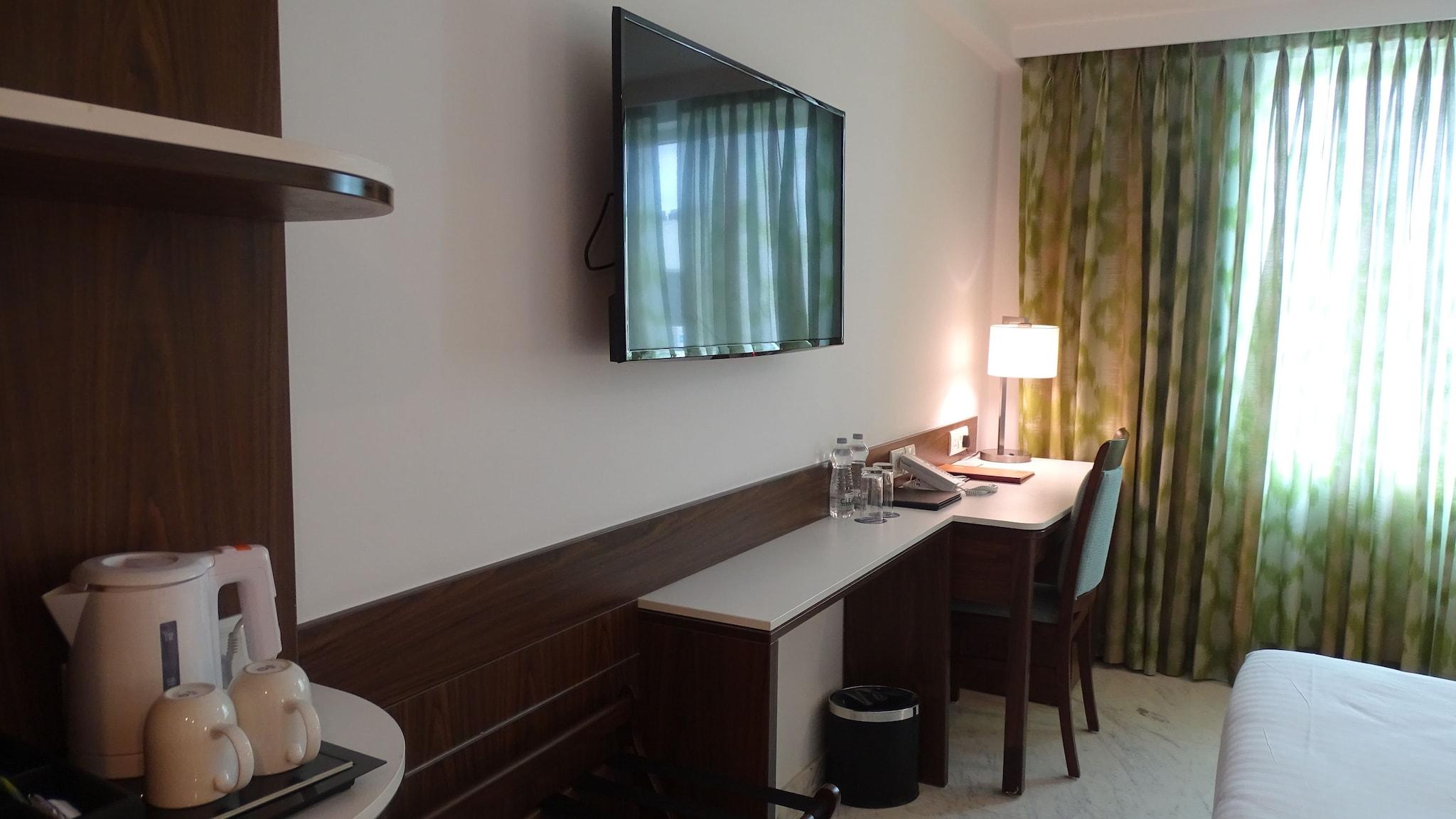Double Executive Queen Bed