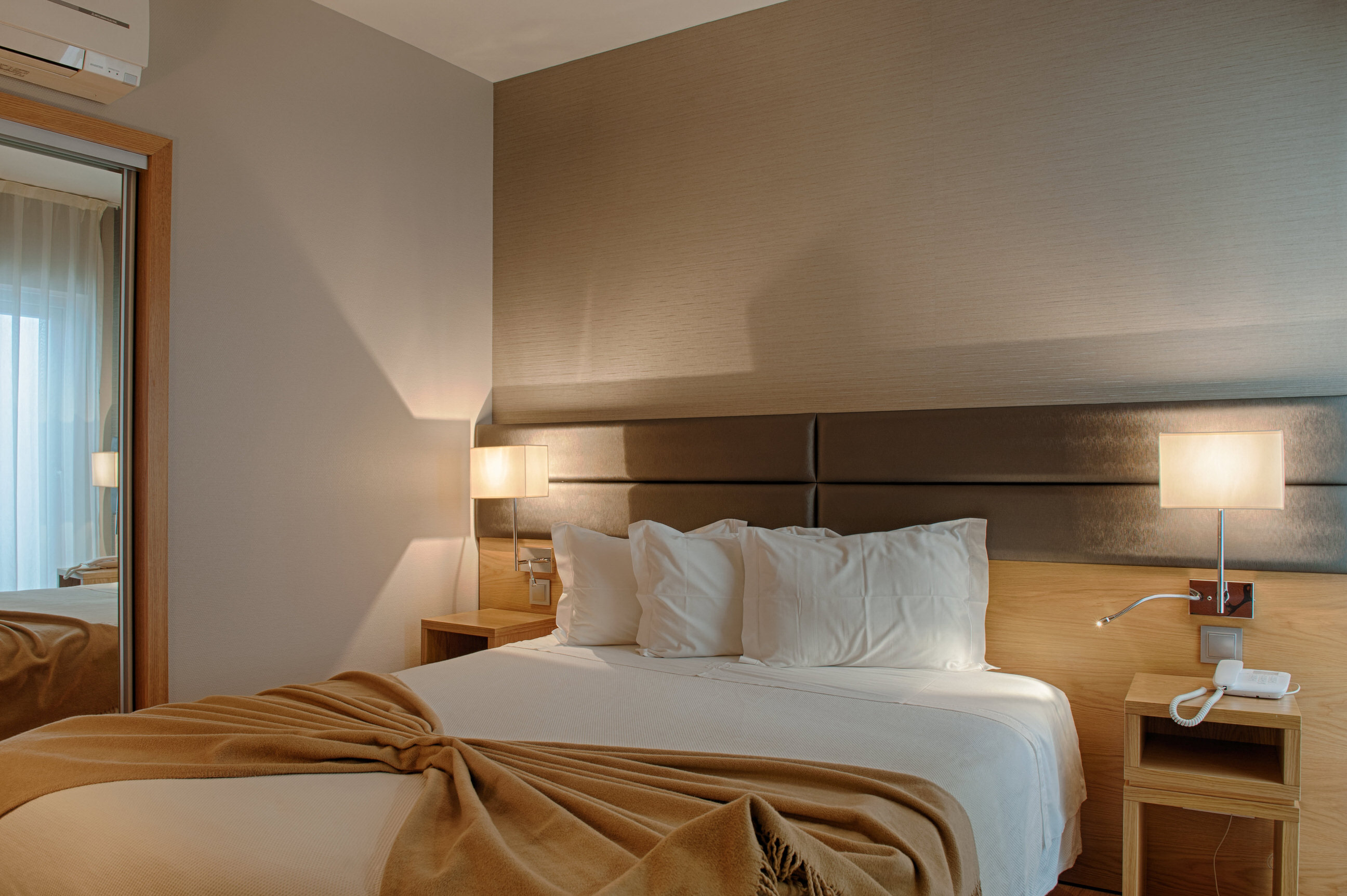 Double Classic Queen Bed