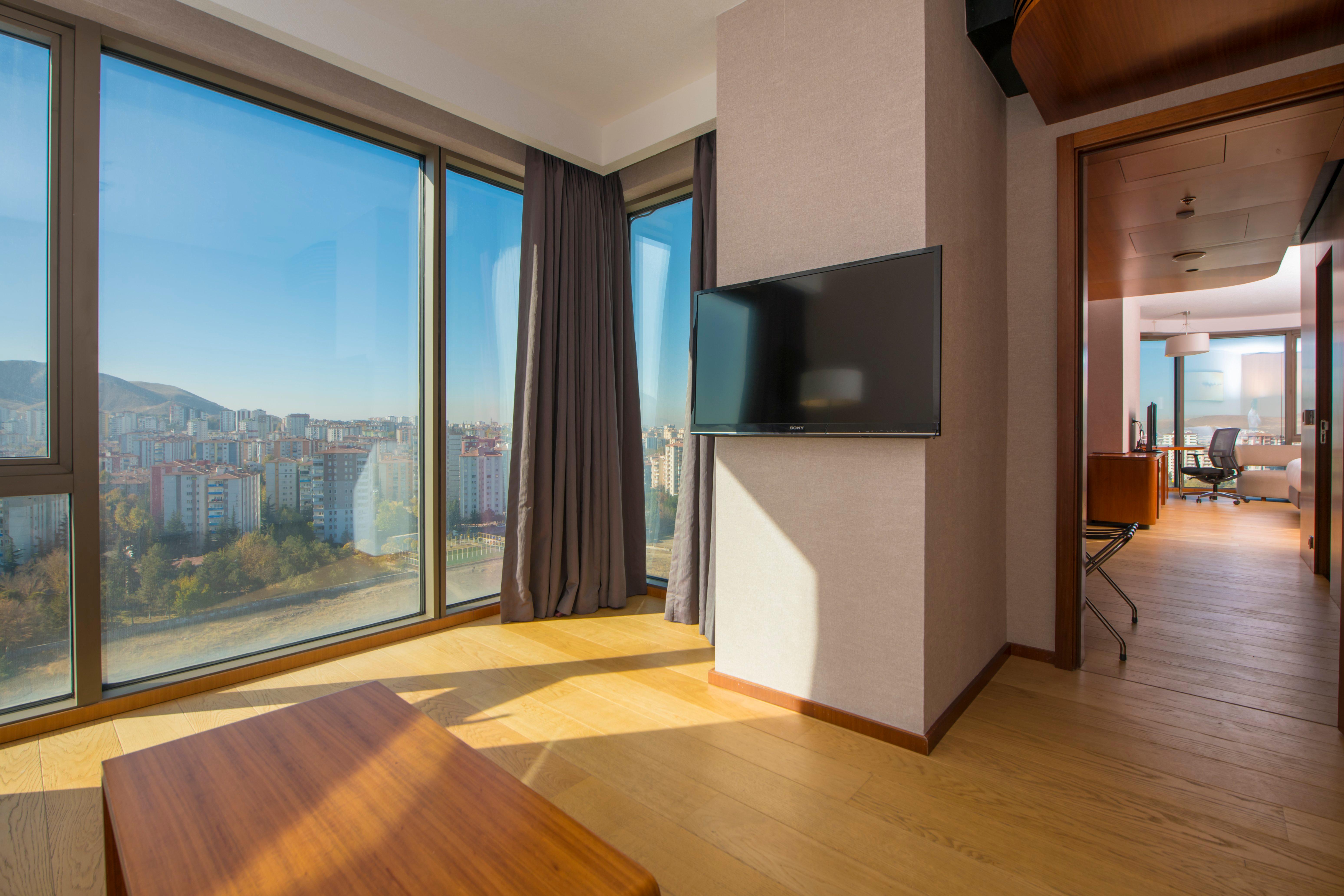 Junior Suite King Size Bed