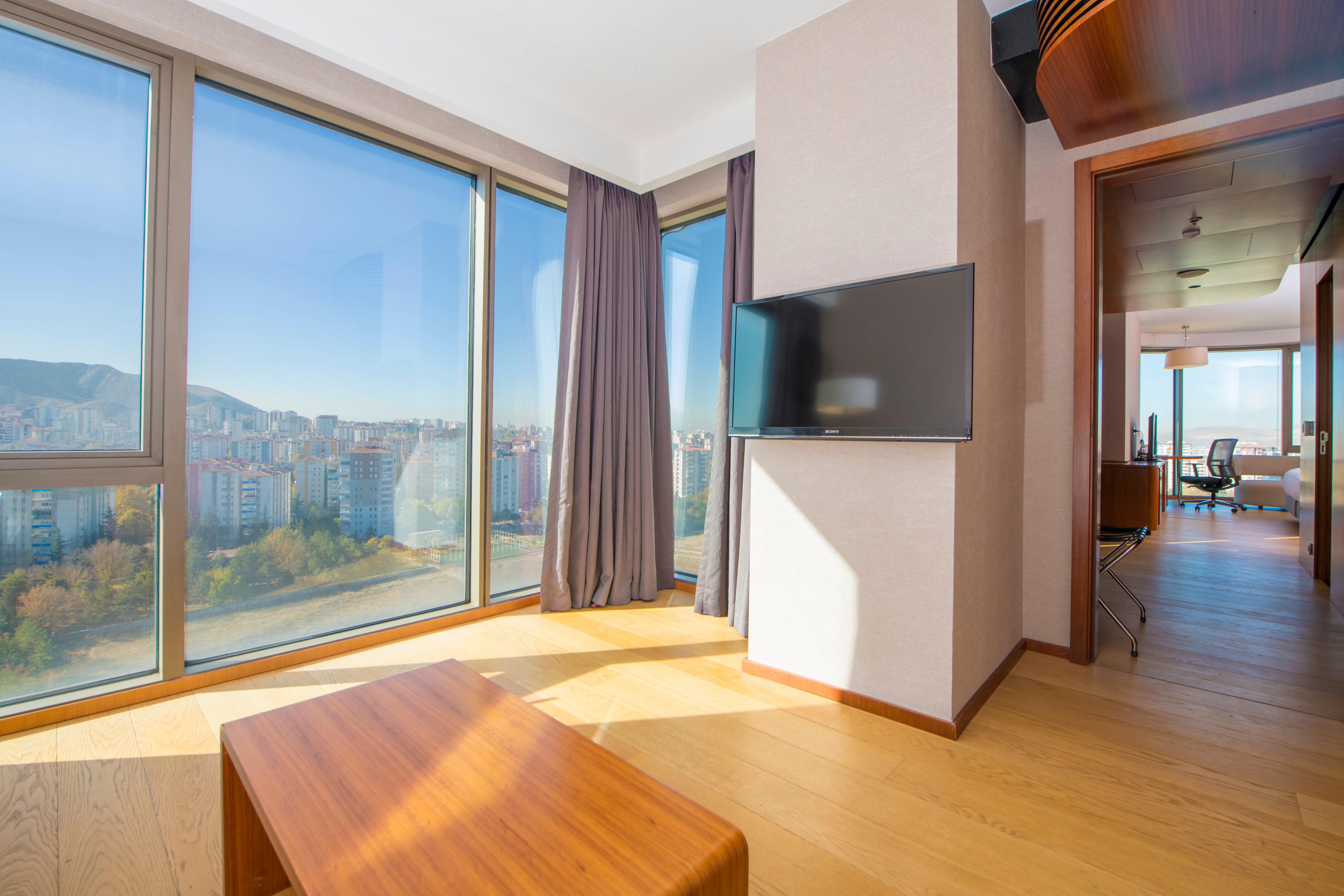 Junior Suite King Size Bed