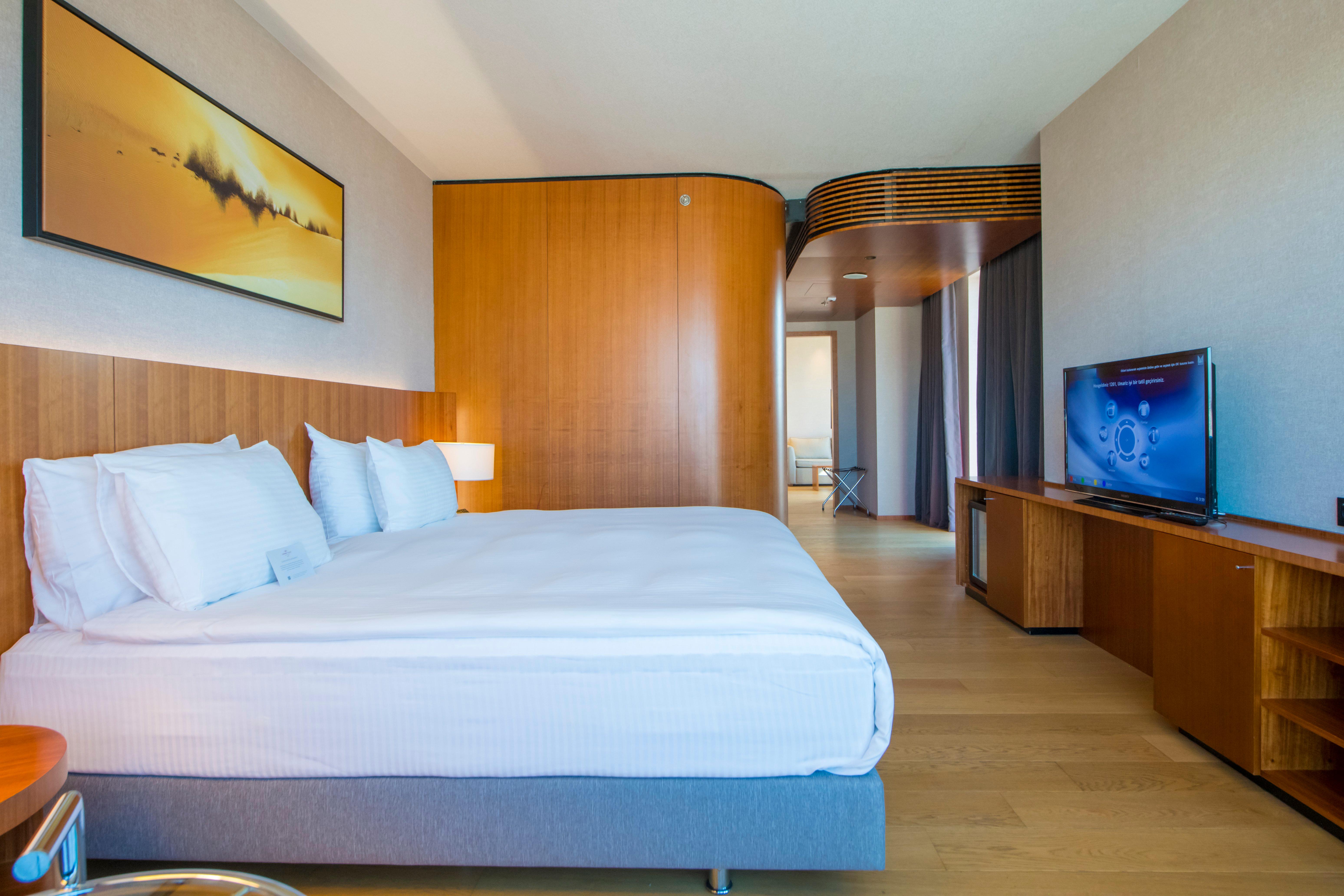 Junior Suite King Size Bed