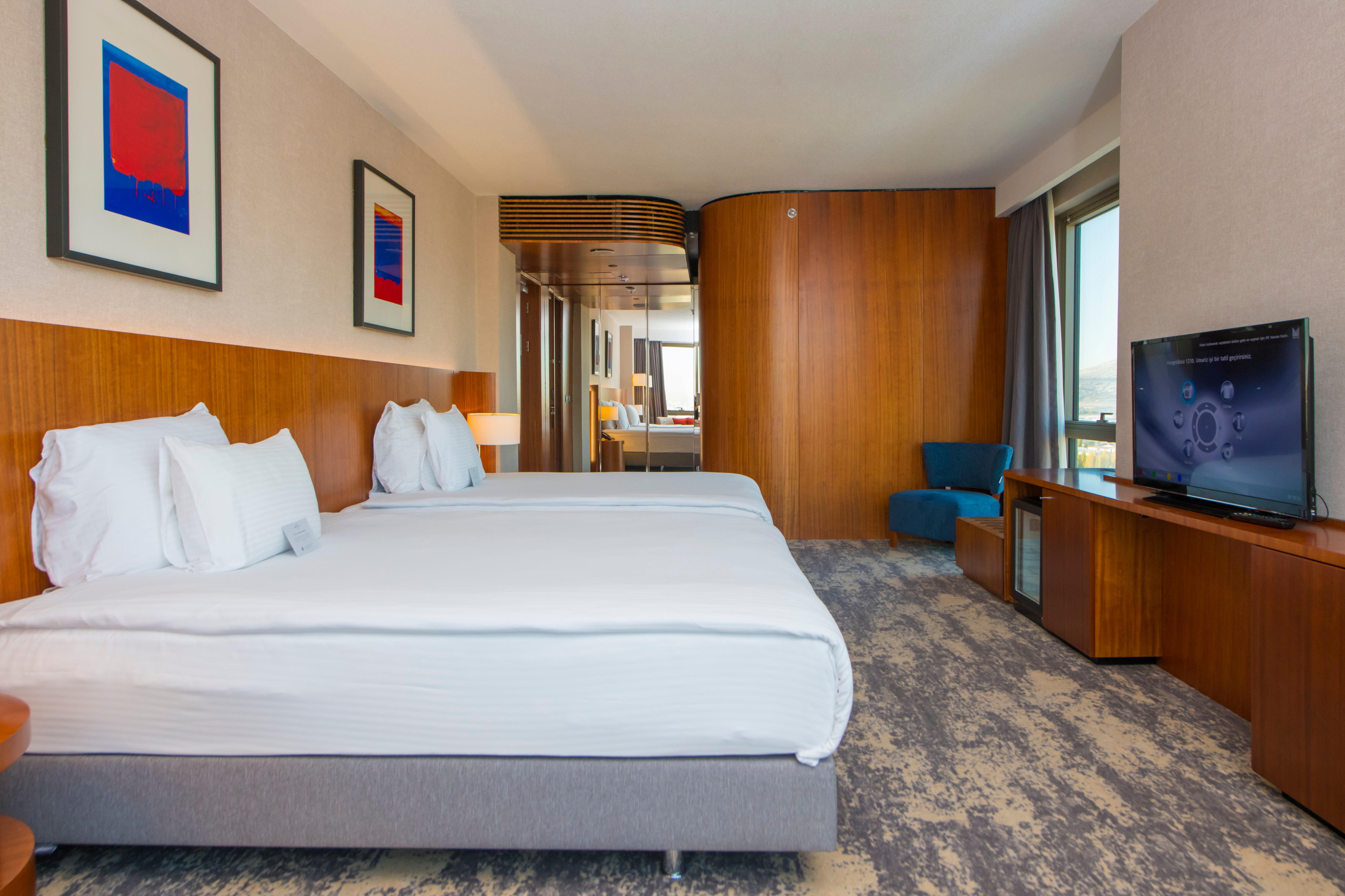 Quadruple Two Queen Beds Premium