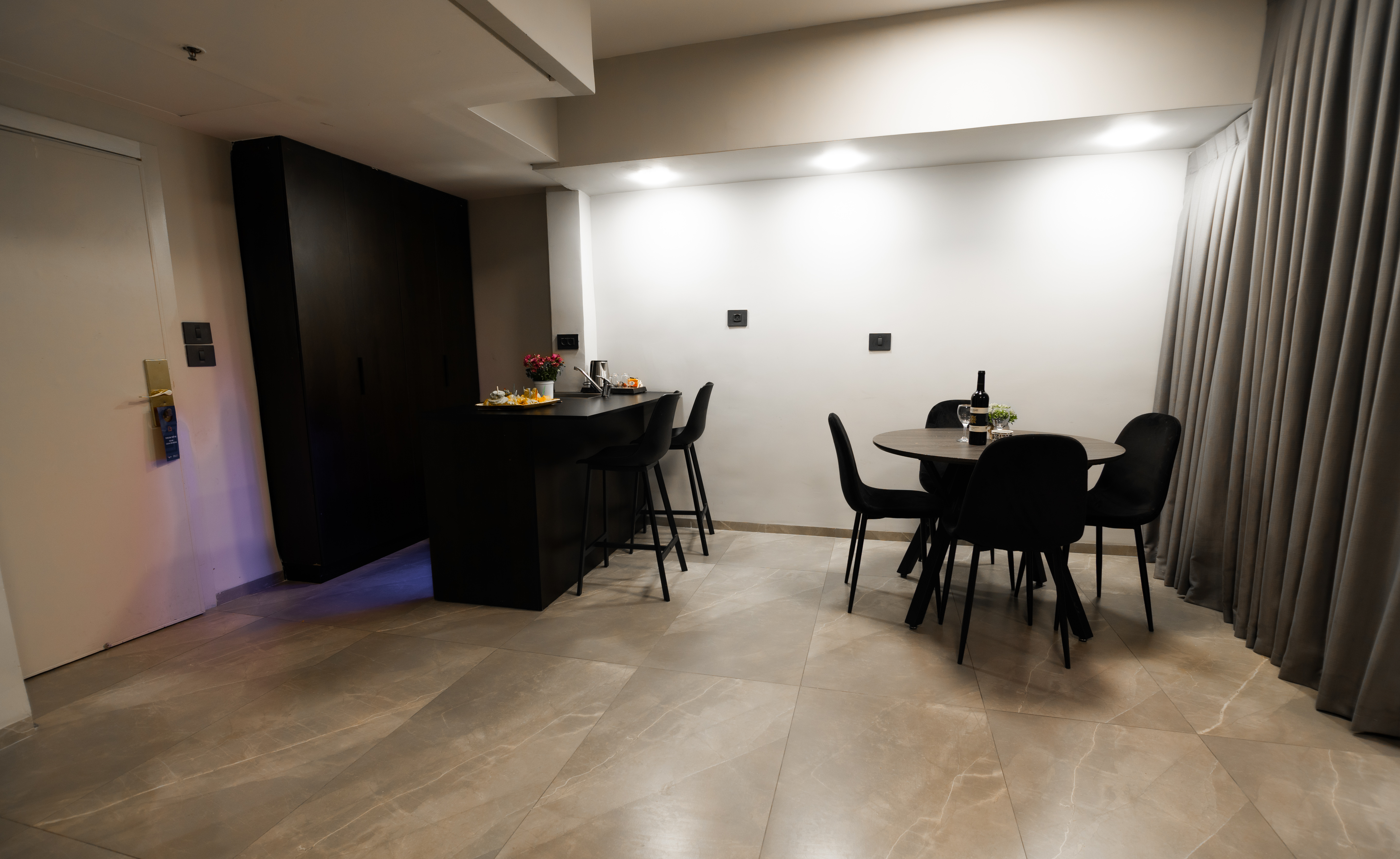 Apartment Capacity 1