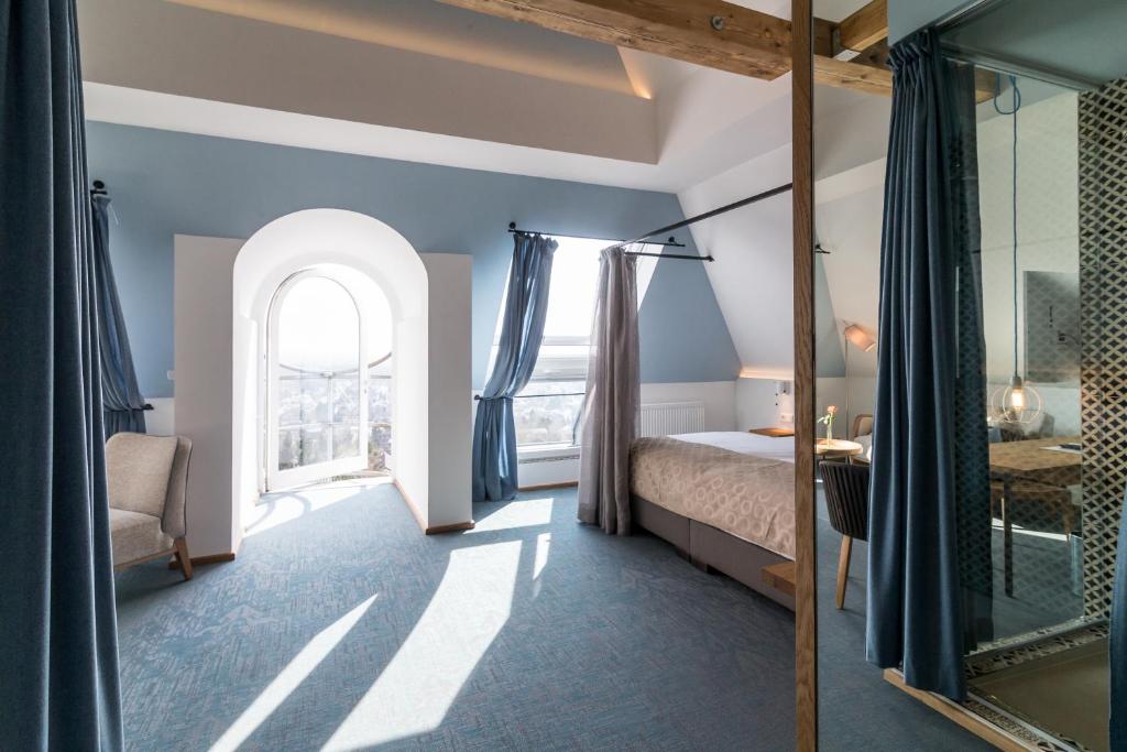 Junior Suite with Views