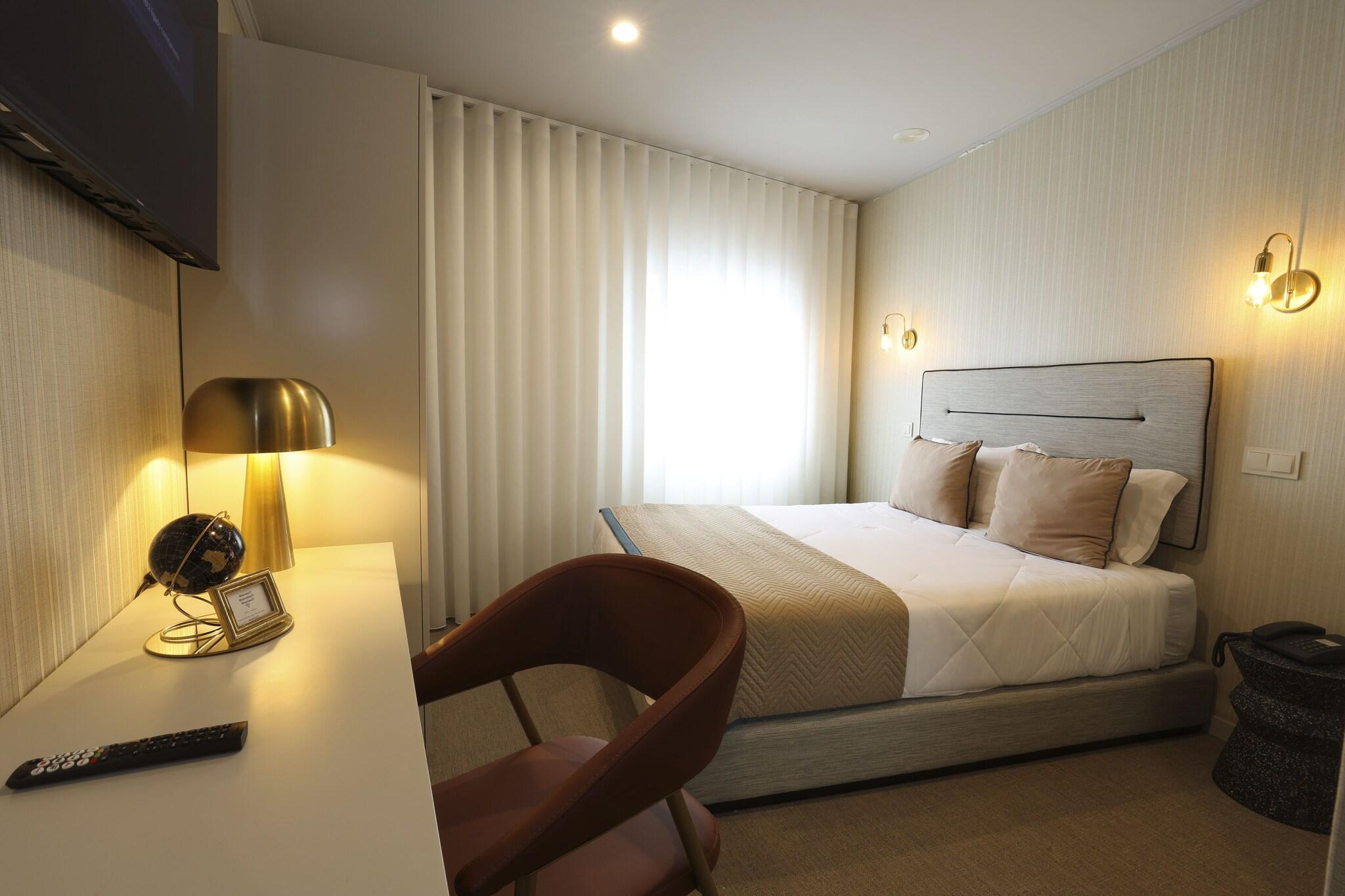 Double or Twin with Double Bed