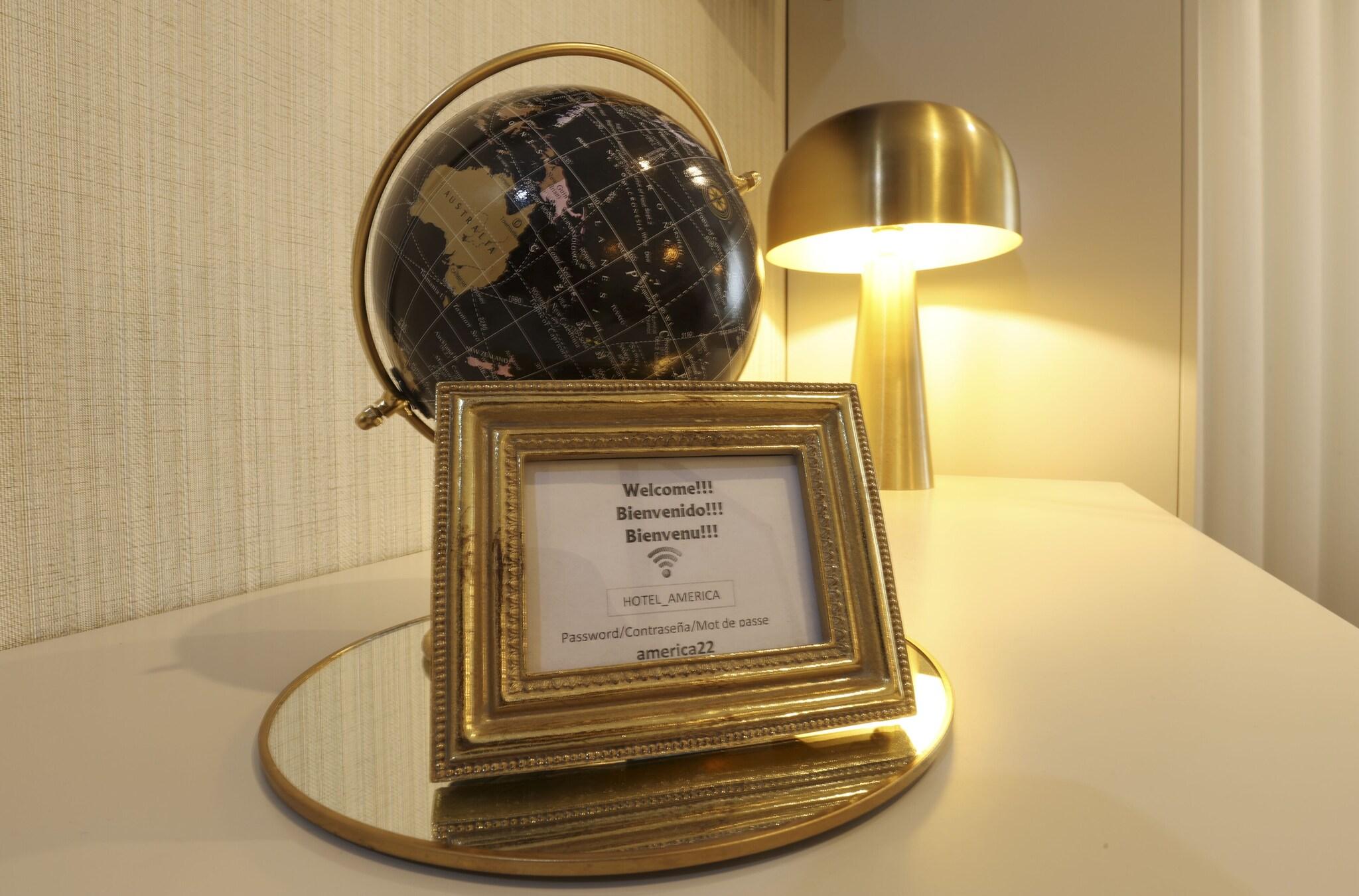 Double or Twin with Double Bed