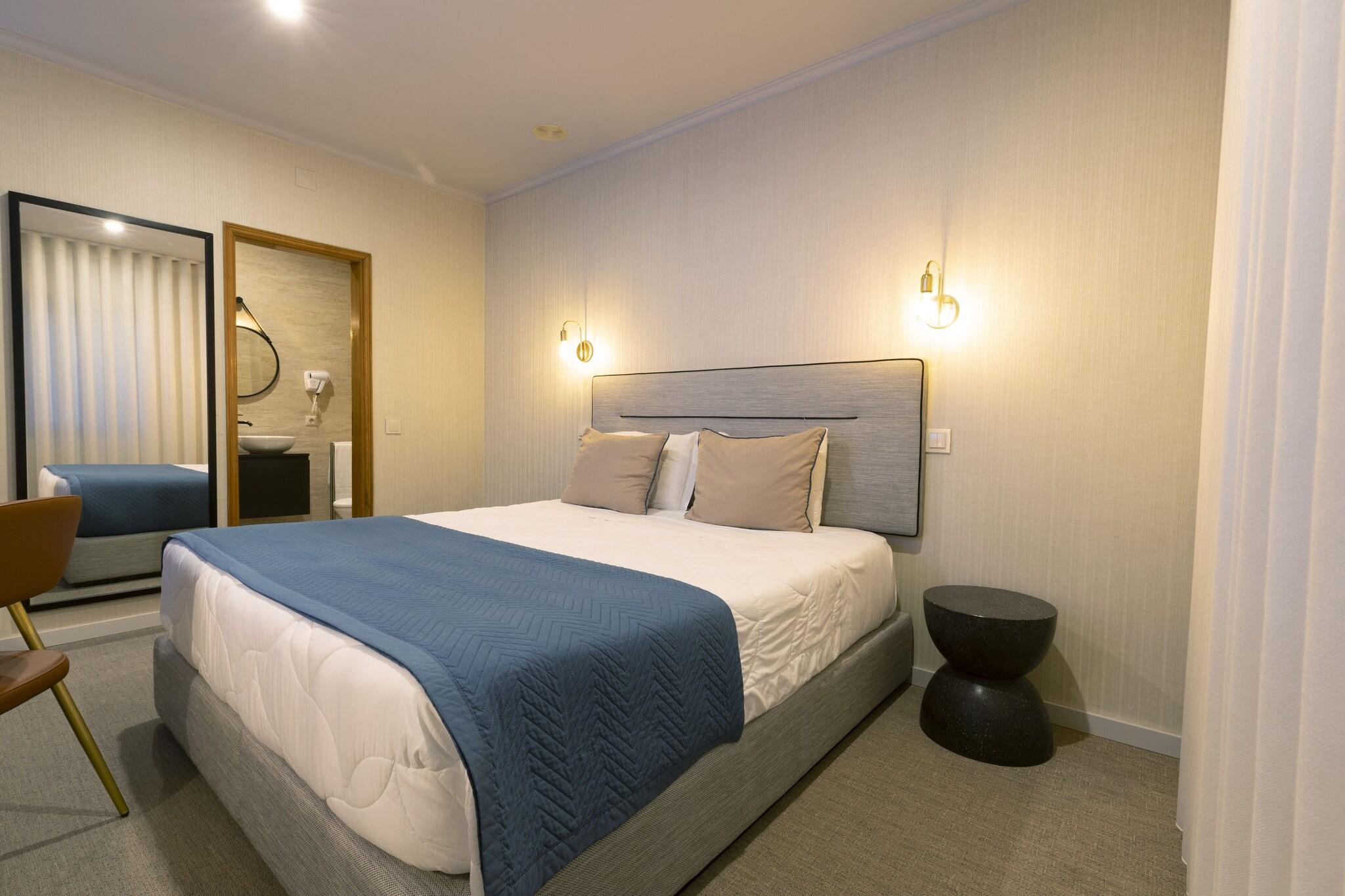 Double or Twin with Double Bed