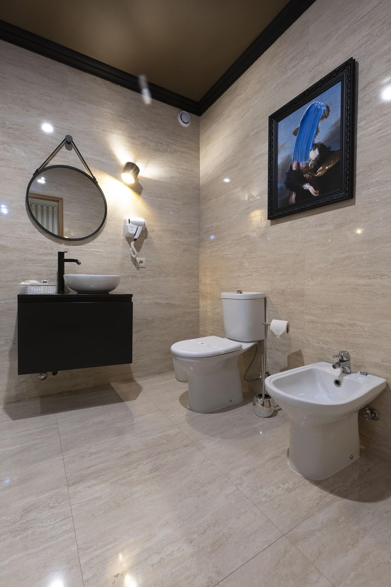 Double or Twin with Double Bed