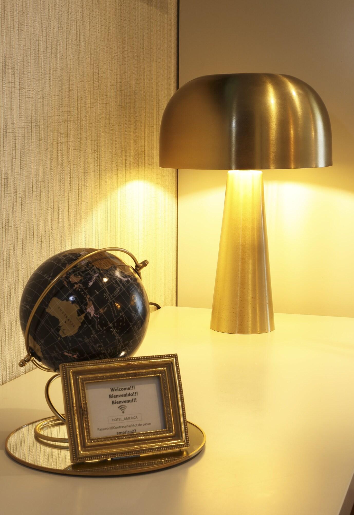 Double or Twin with Double Bed