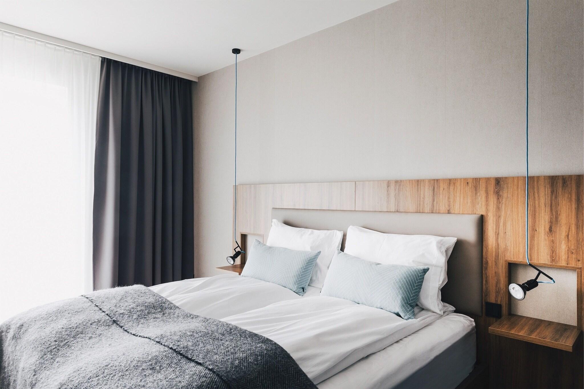 Double or Twin Superior Queen Bed