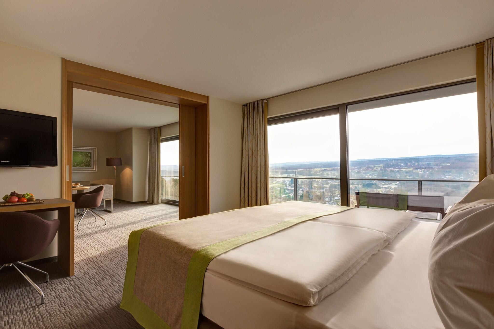 Suite with Views