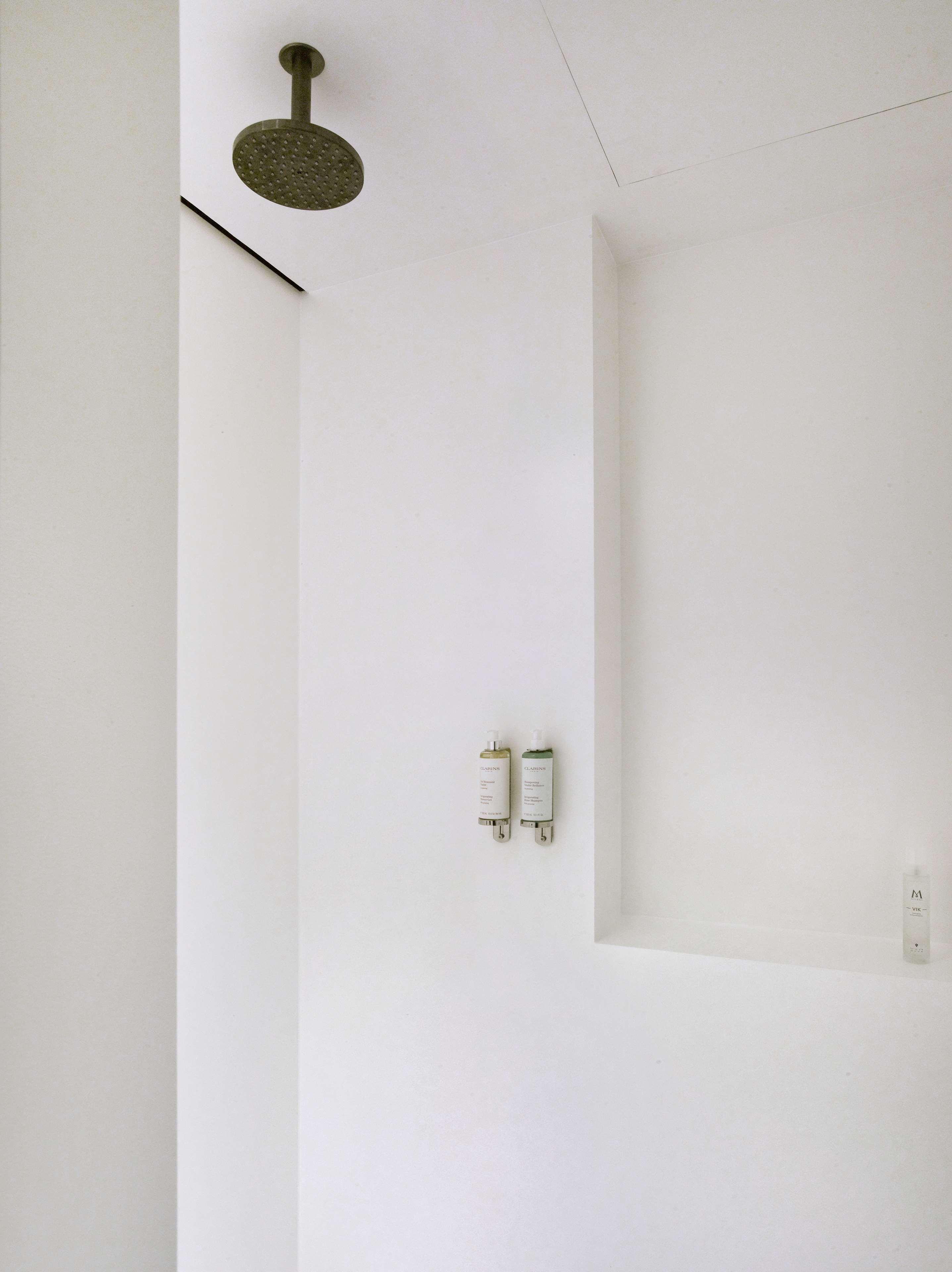 Apartment Queen Size Bed