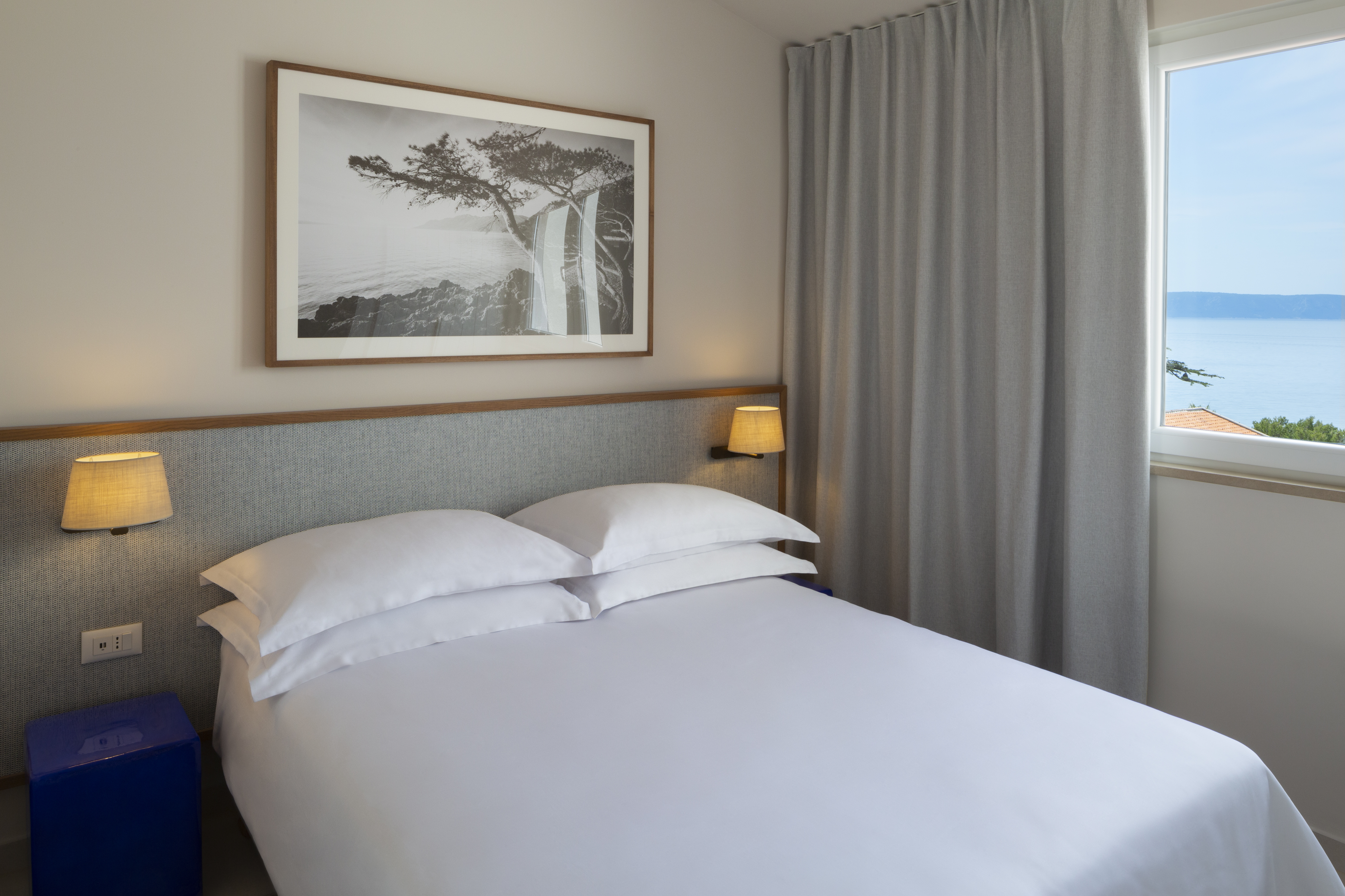 Junior Suite Side Sea View with Balcony