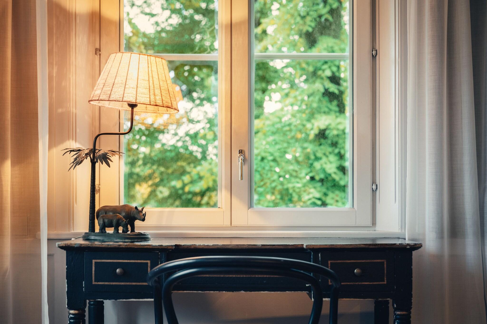 Double Classic Queen Bed