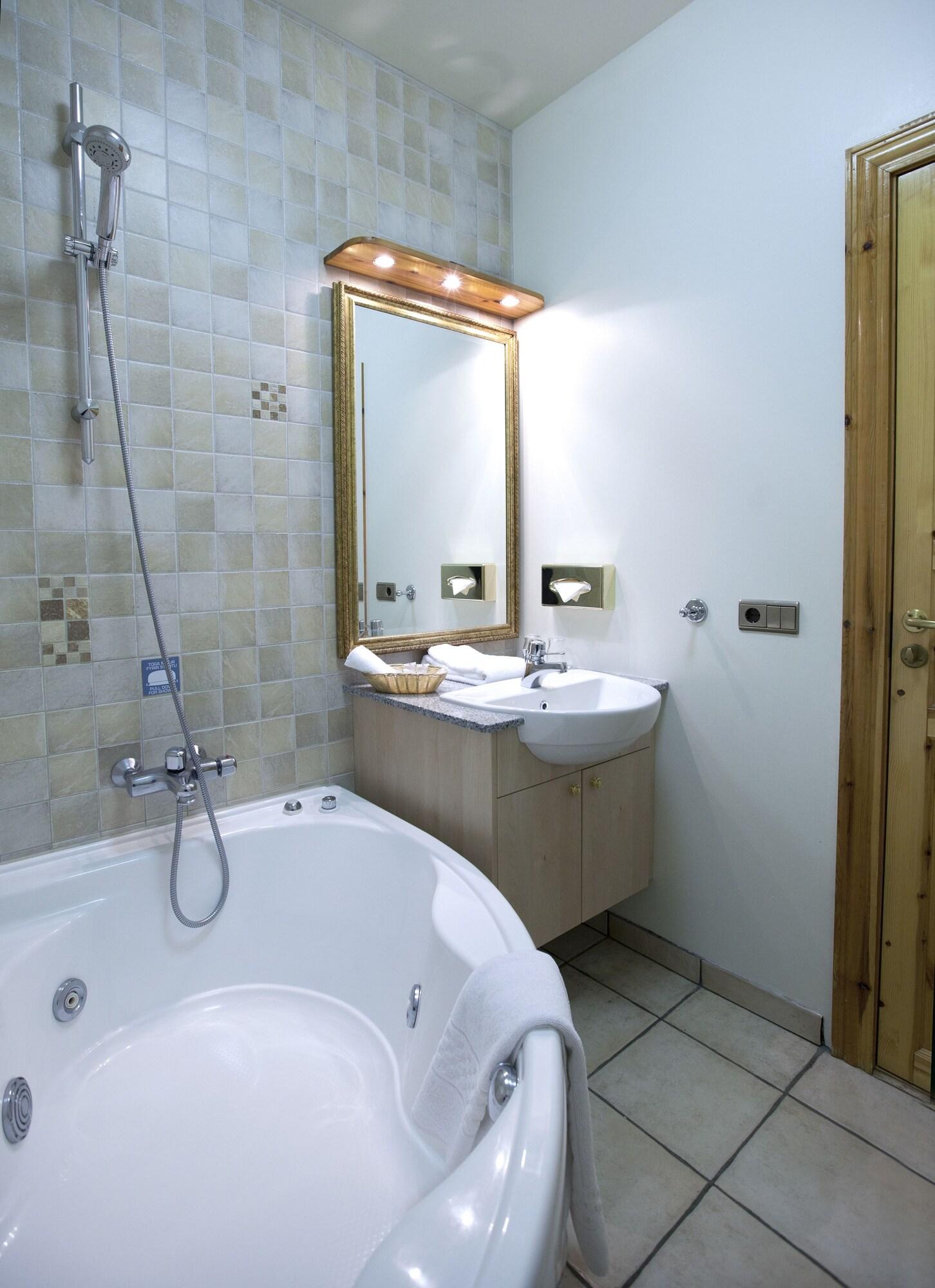 Double or Twin Deluxe King Bed