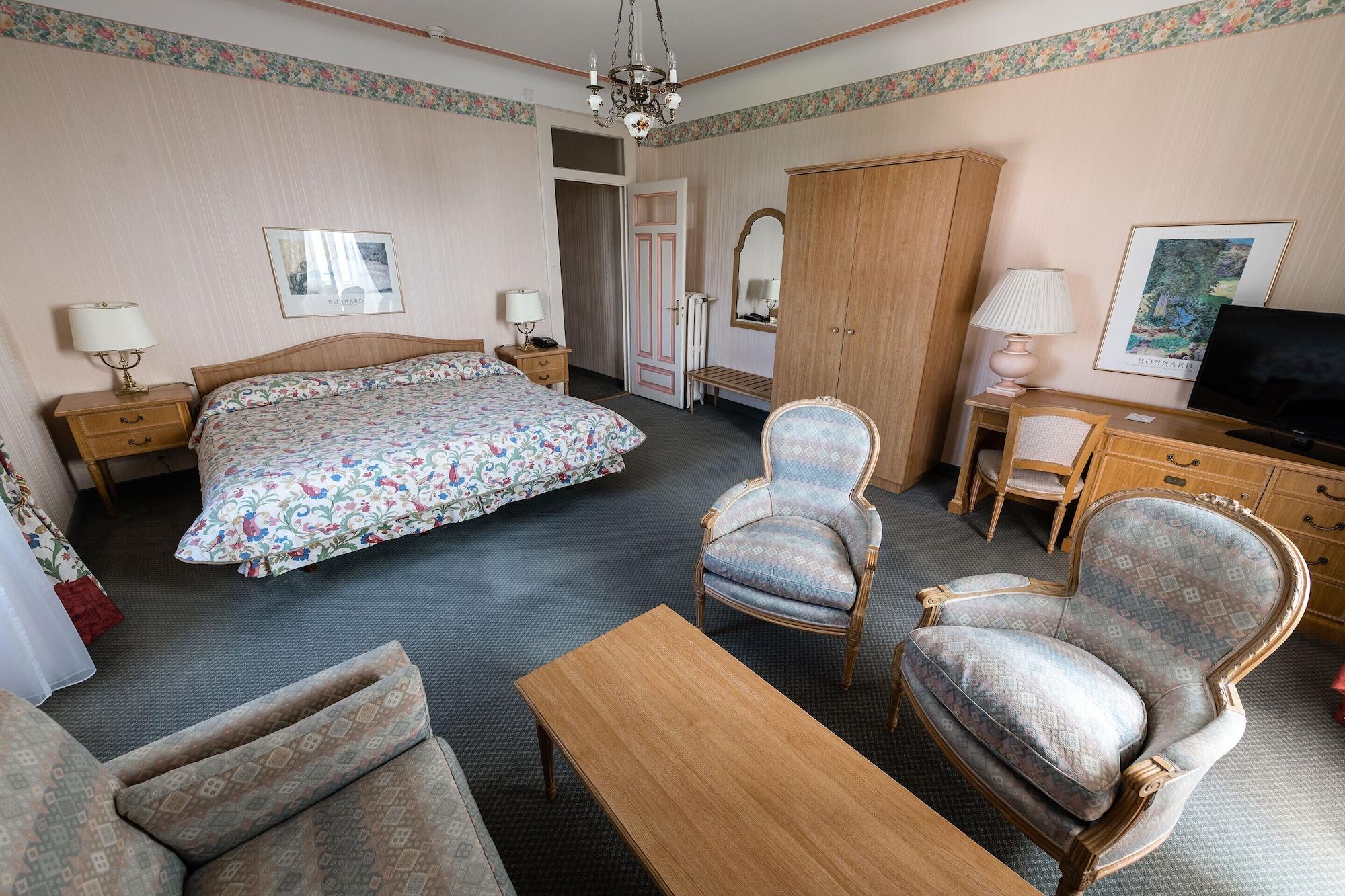 Junior Suite with Balcony