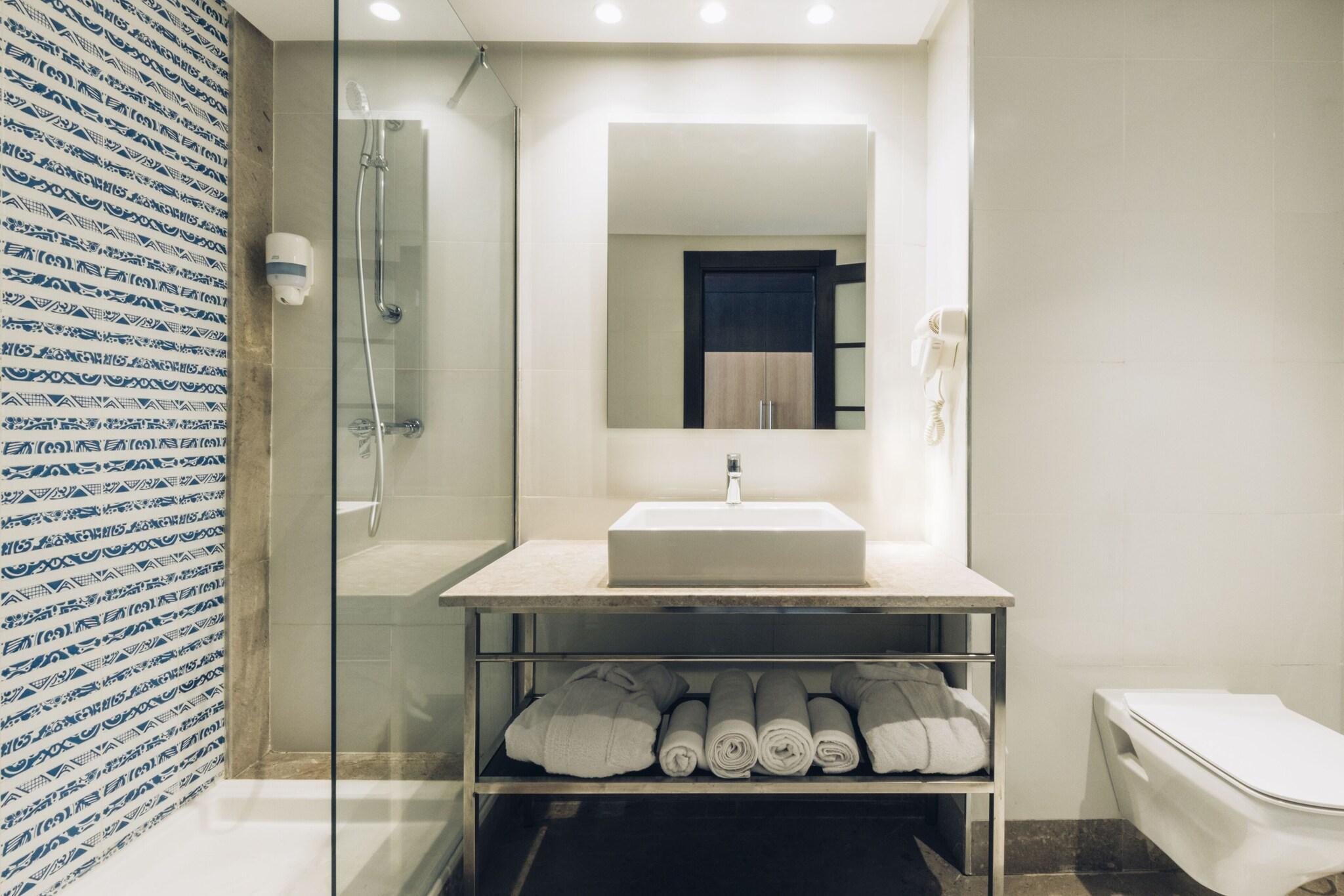 Junior Suite Garden View King Bed