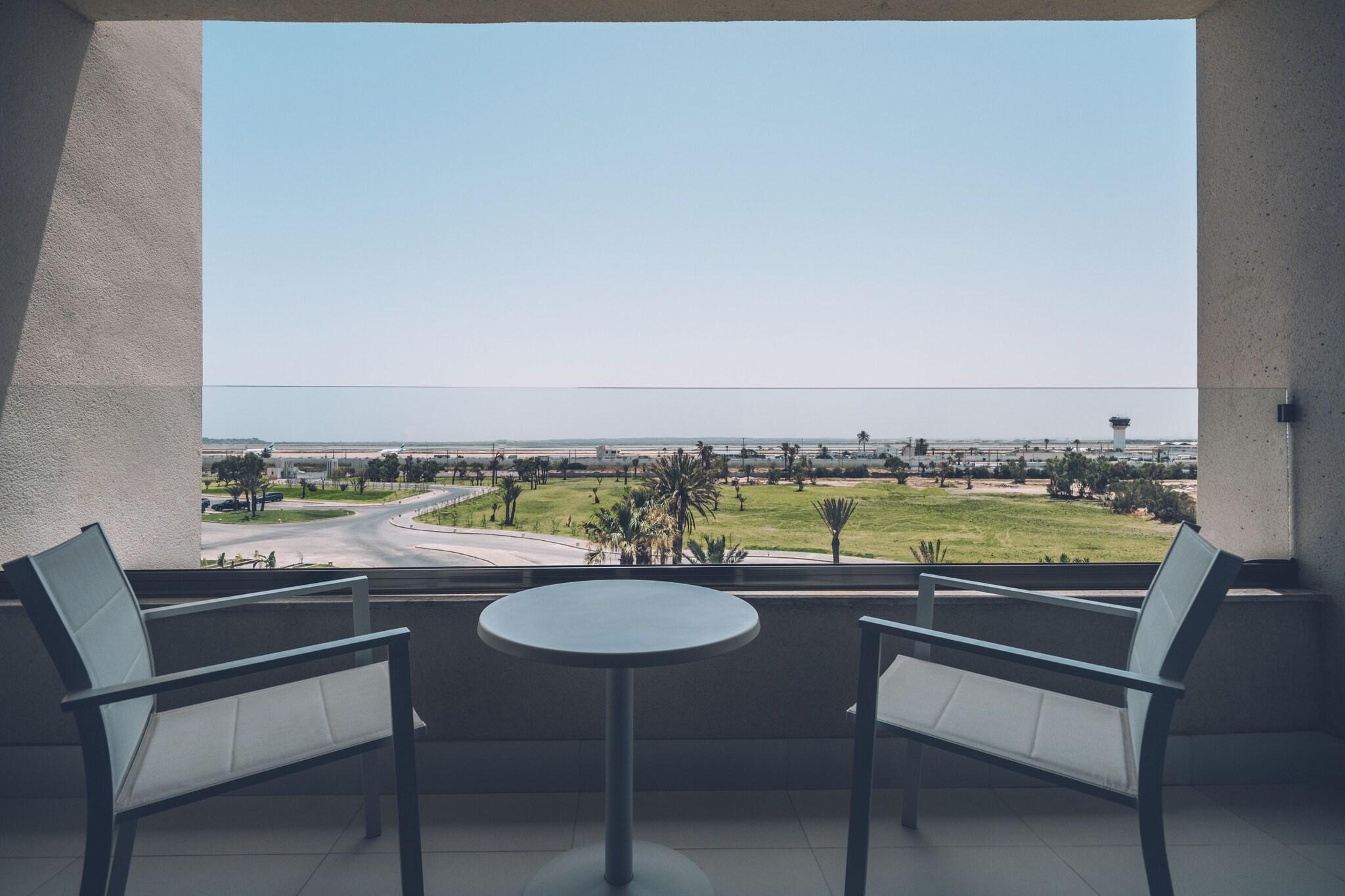 Junior Suite Garden View King Bed