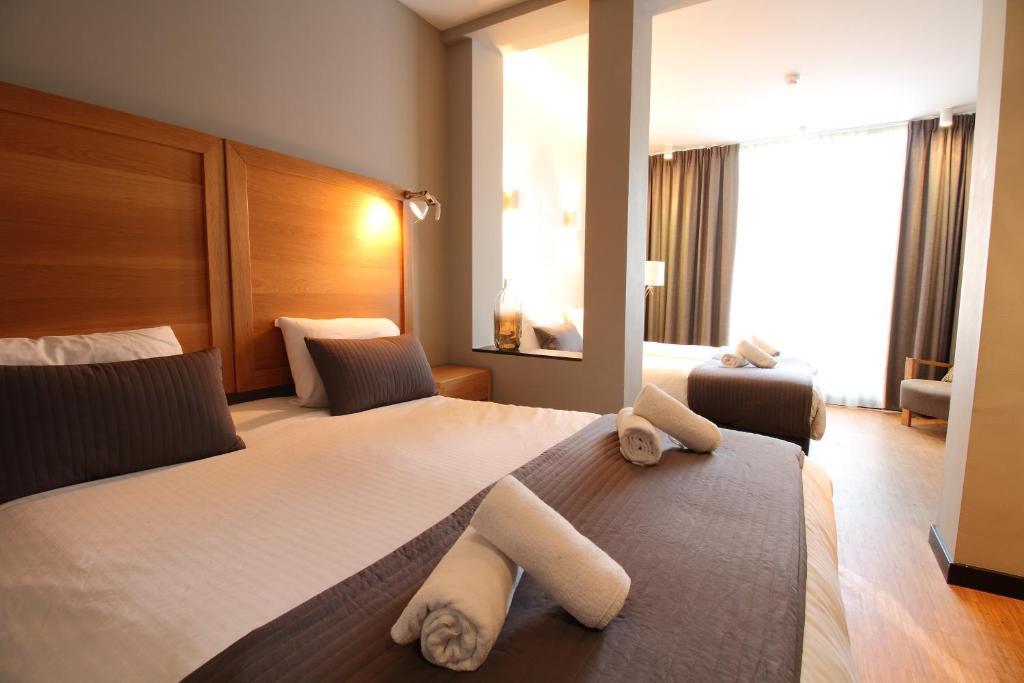 Family Room Three Beds