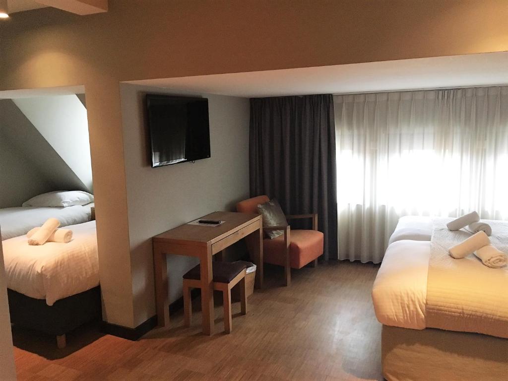 Family Room Three Beds