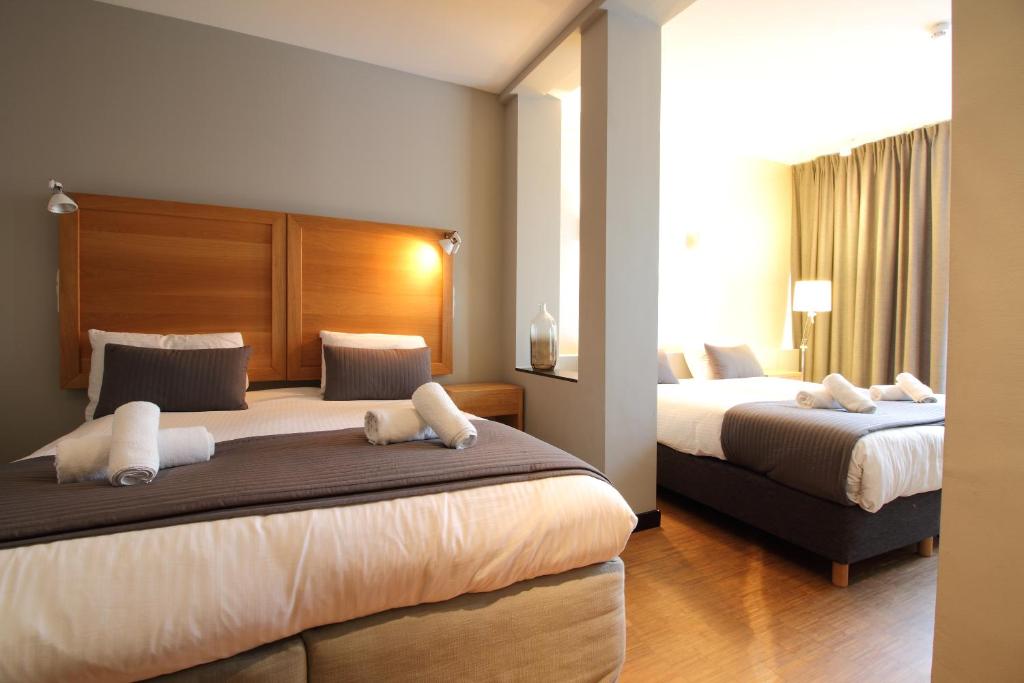 Family Room Three Beds