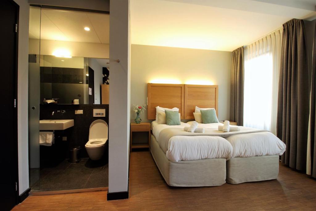 Double or Twin Deluxe