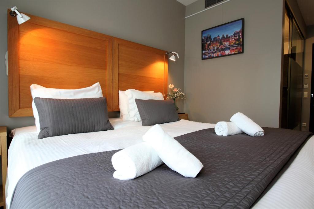 Double or Twin Standard