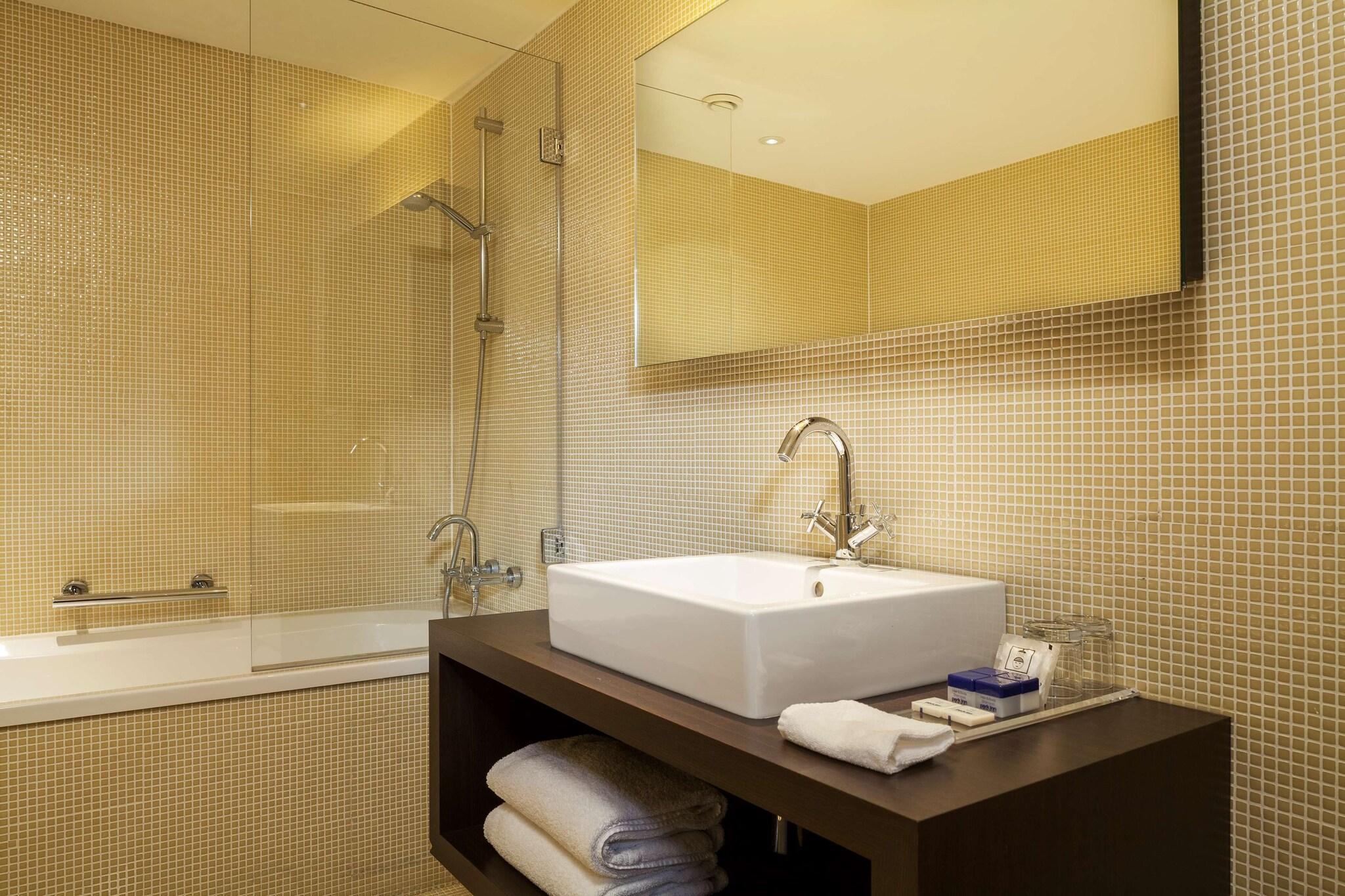 Double Superior King Bed