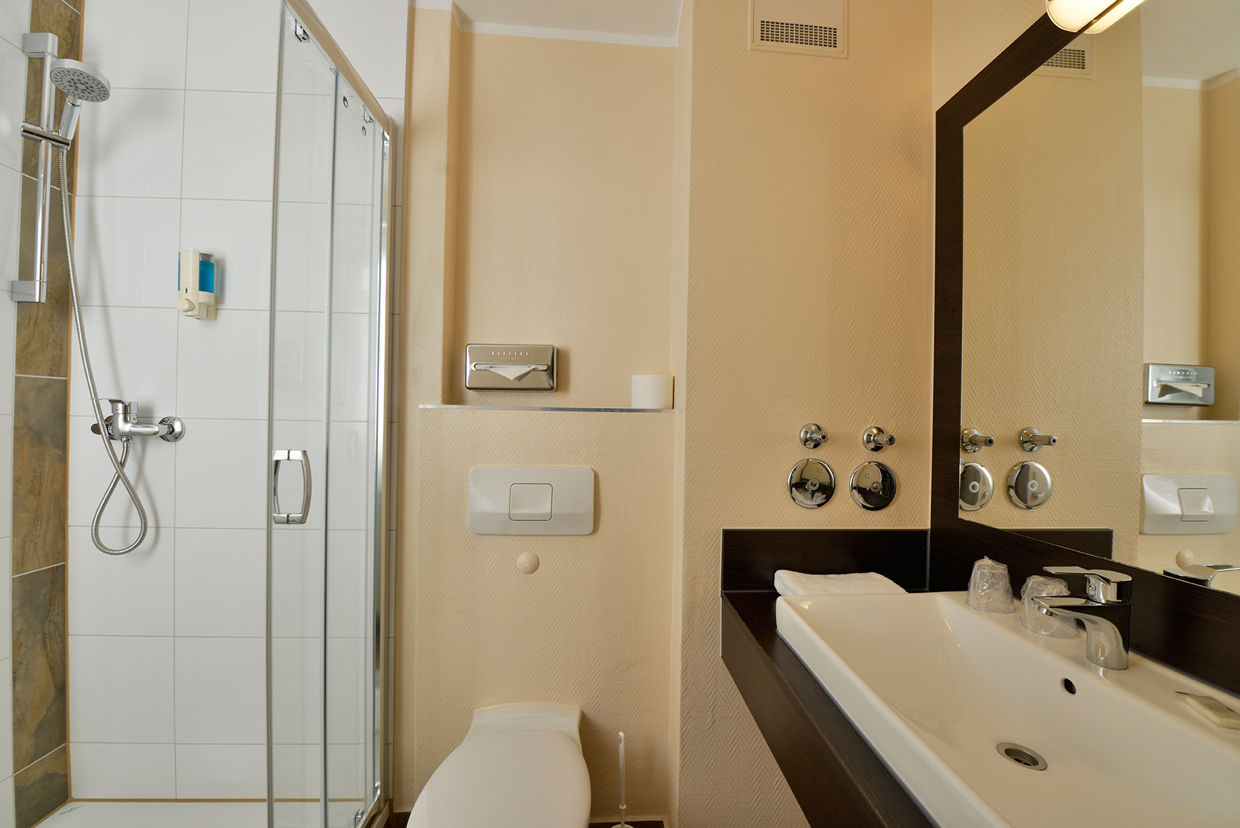 Double Classic Double Bed