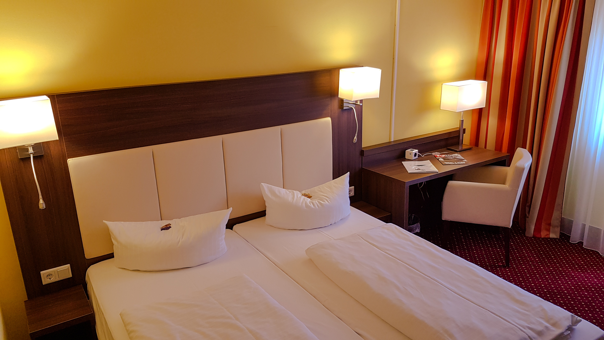 Double Classic Double Bed