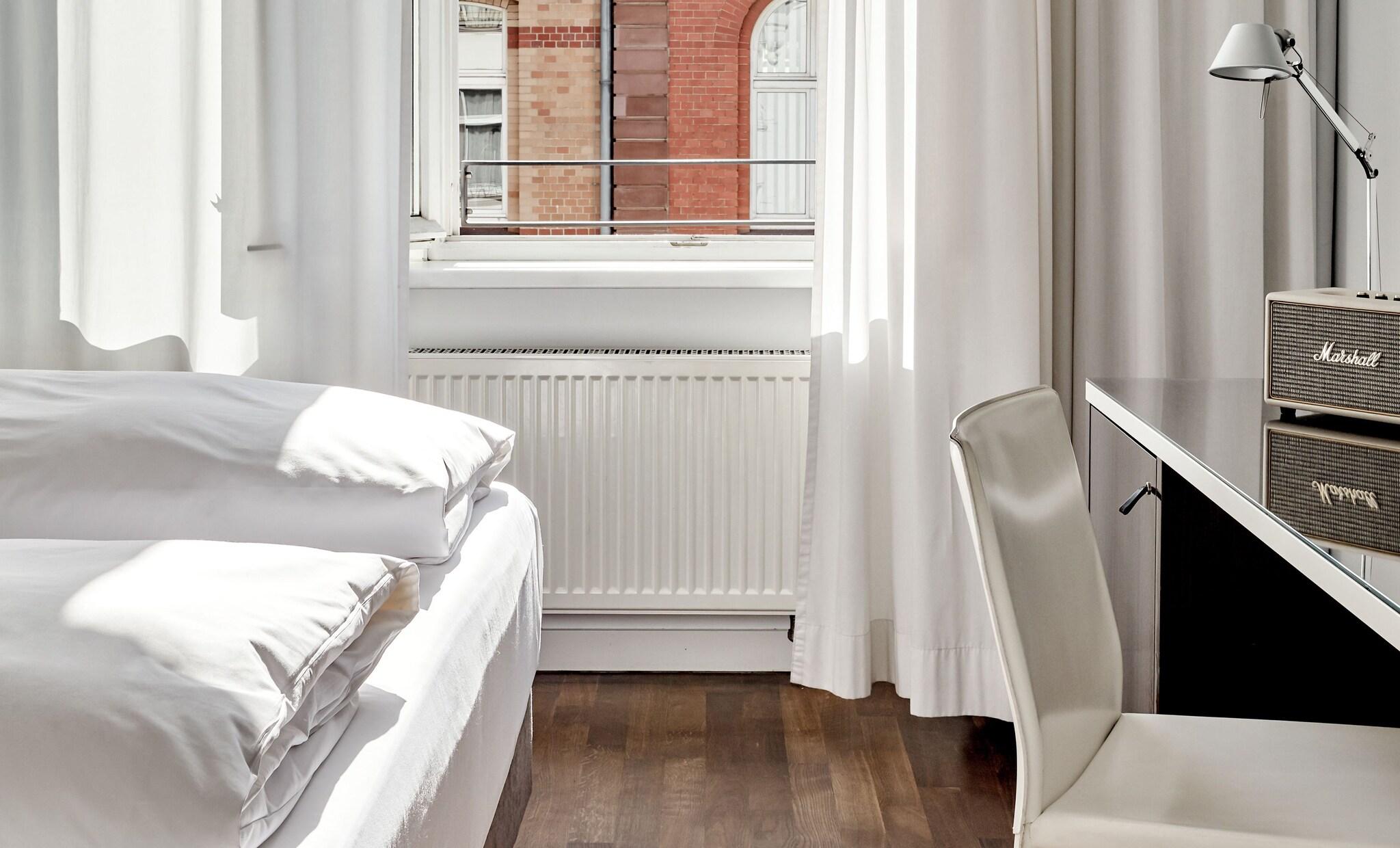 Double Queen Size Bed