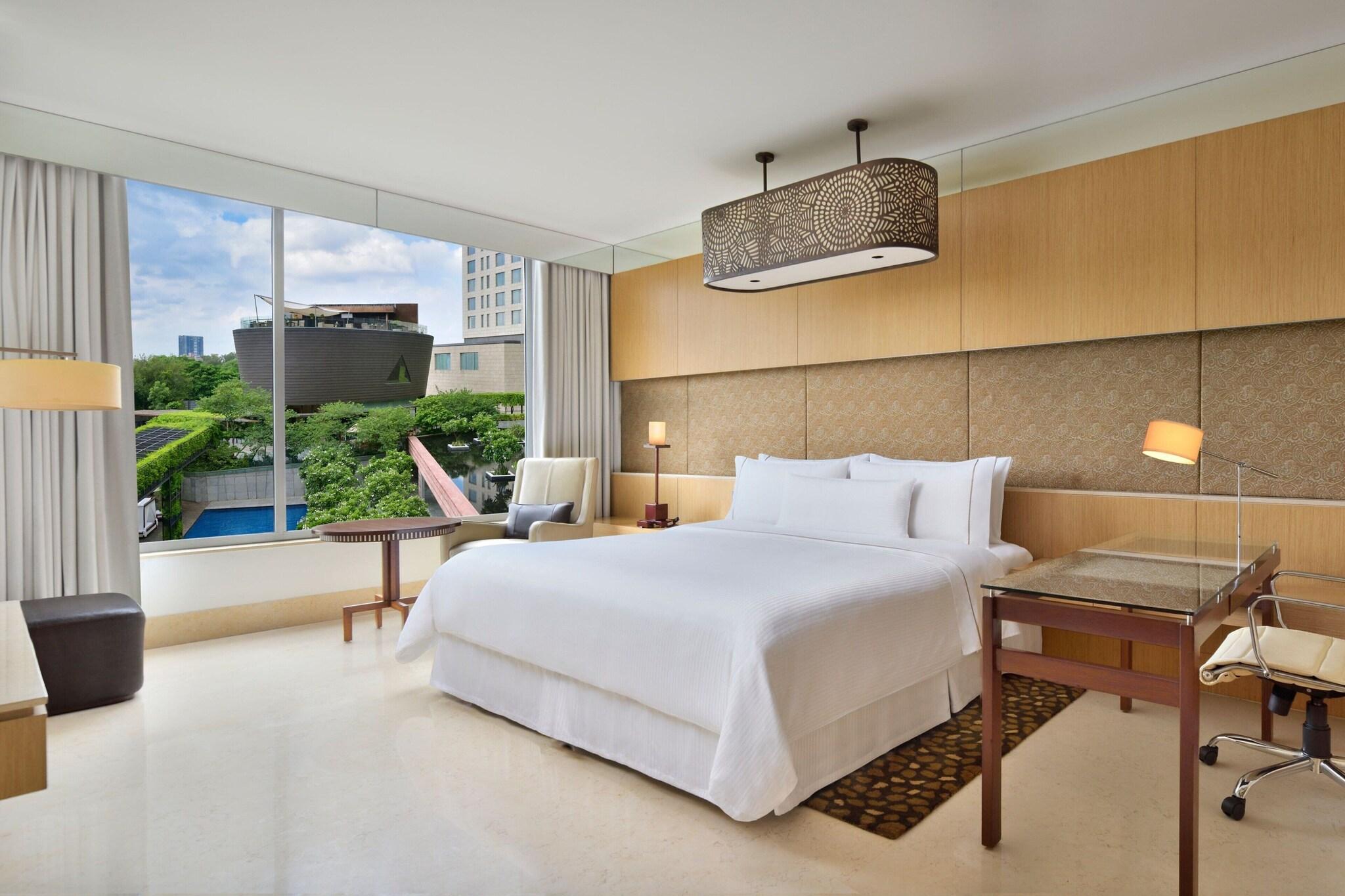 Double Pool View King Bed