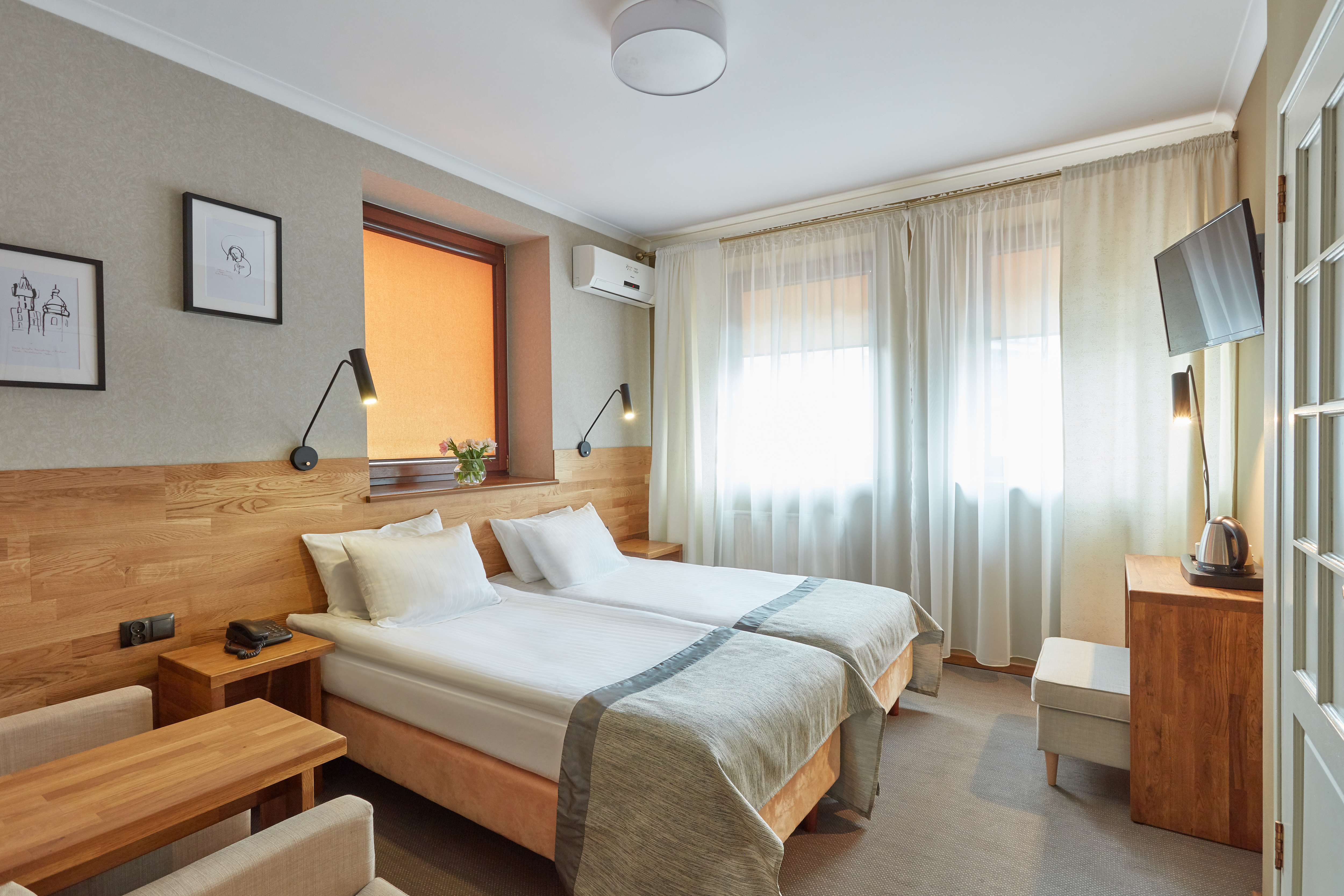 Double or Twin Standard