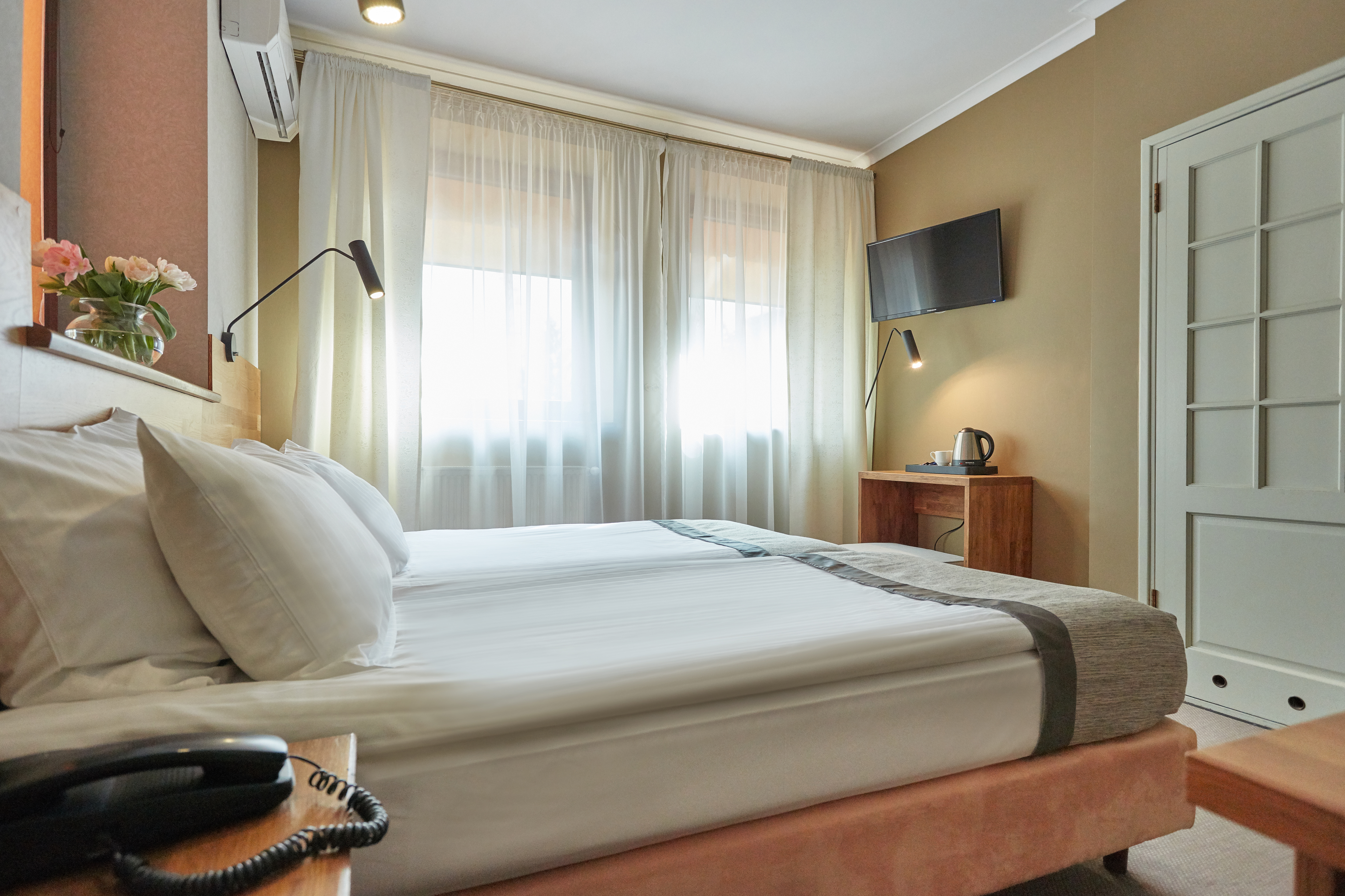 Double or Twin Standard