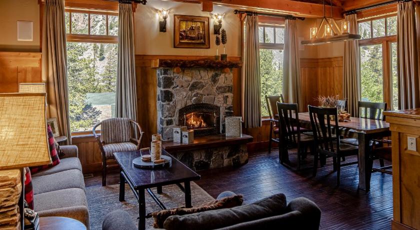 Cabin Deluxe Two Bedroom