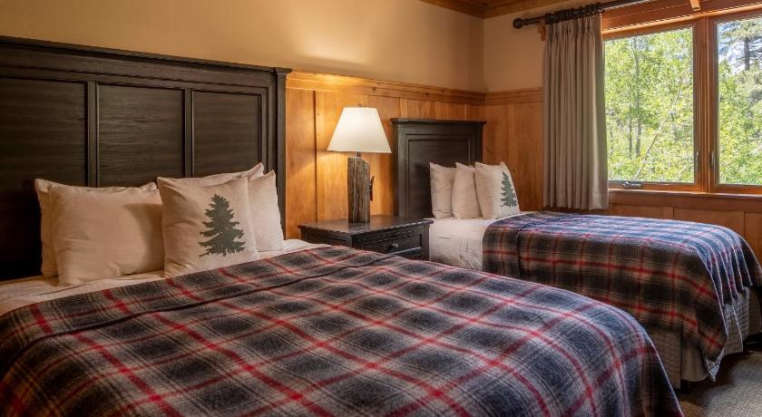 Cabin Deluxe Two Bedroom