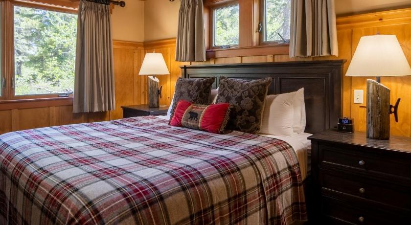 Cabin Deluxe Two Bedroom