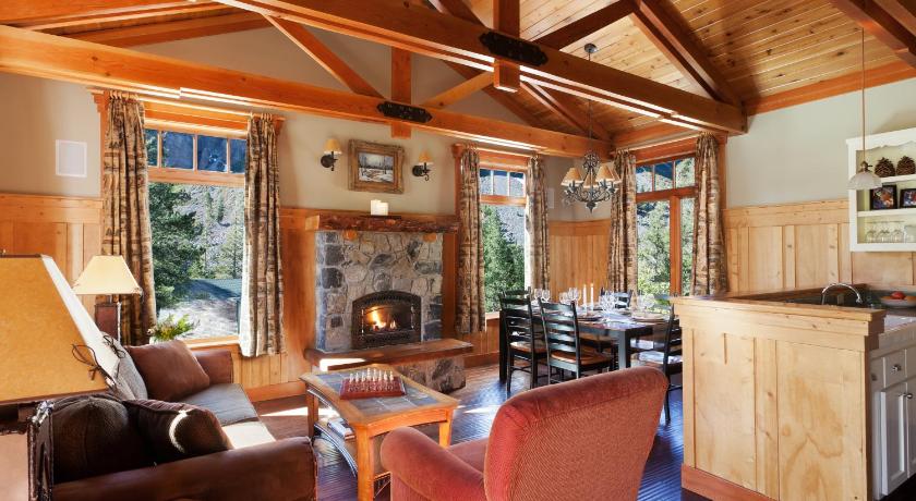 Cabin Deluxe Two Bedroom