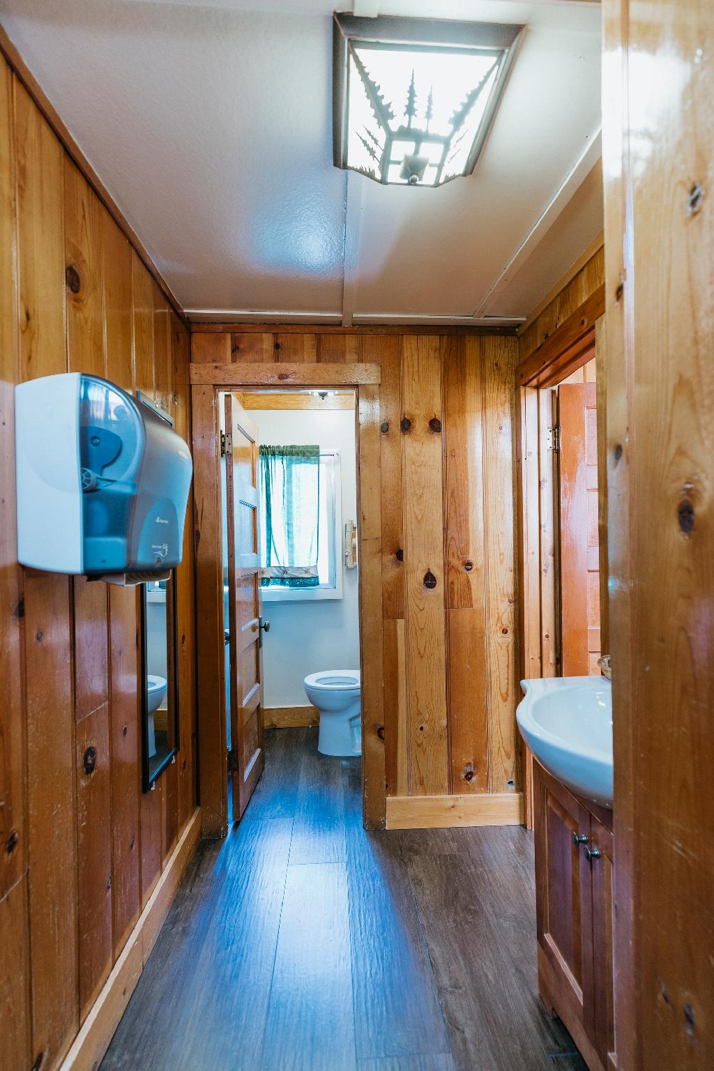 Cabin Deluxe One Bedroom