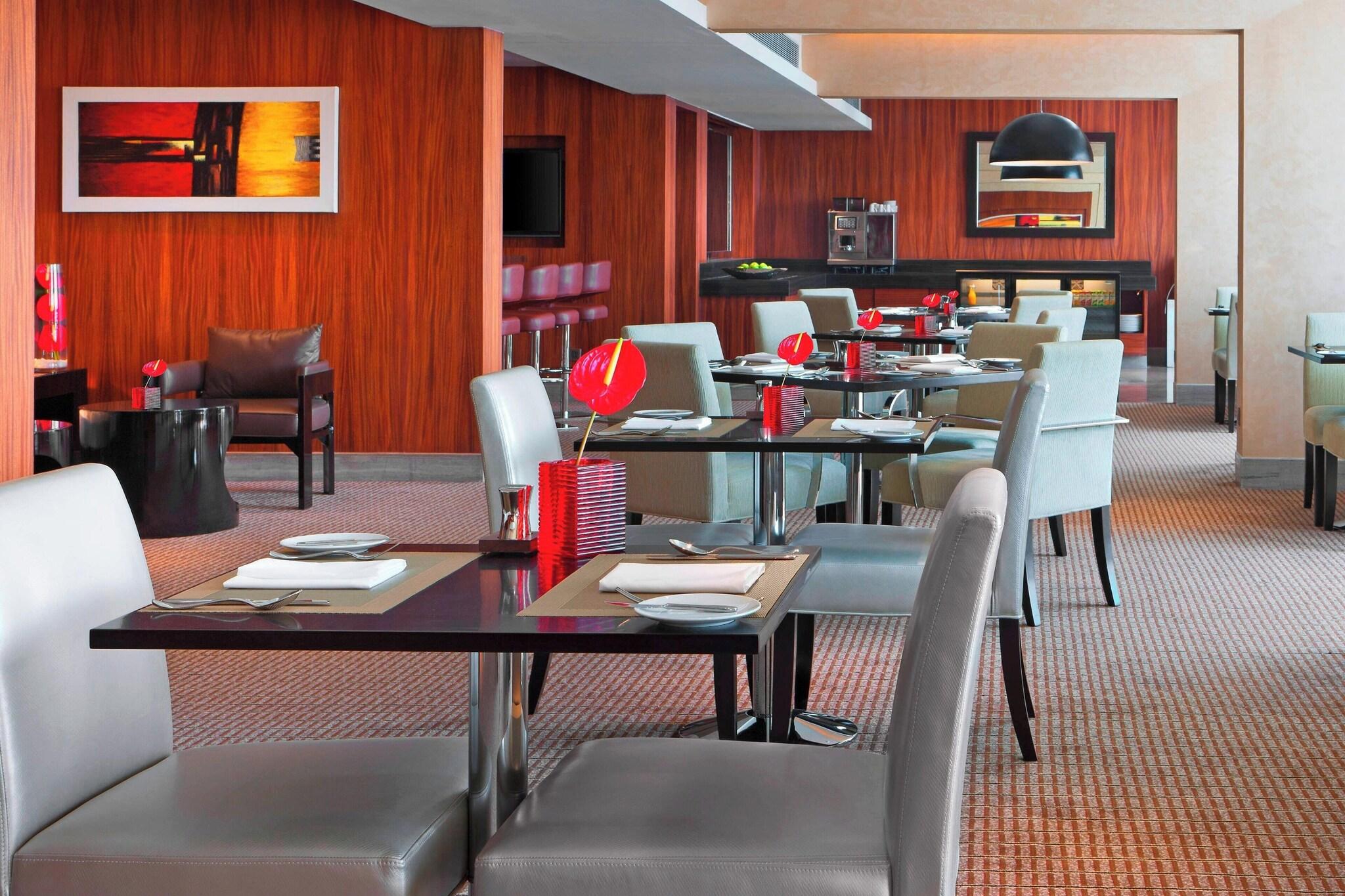 Double Club King Bed