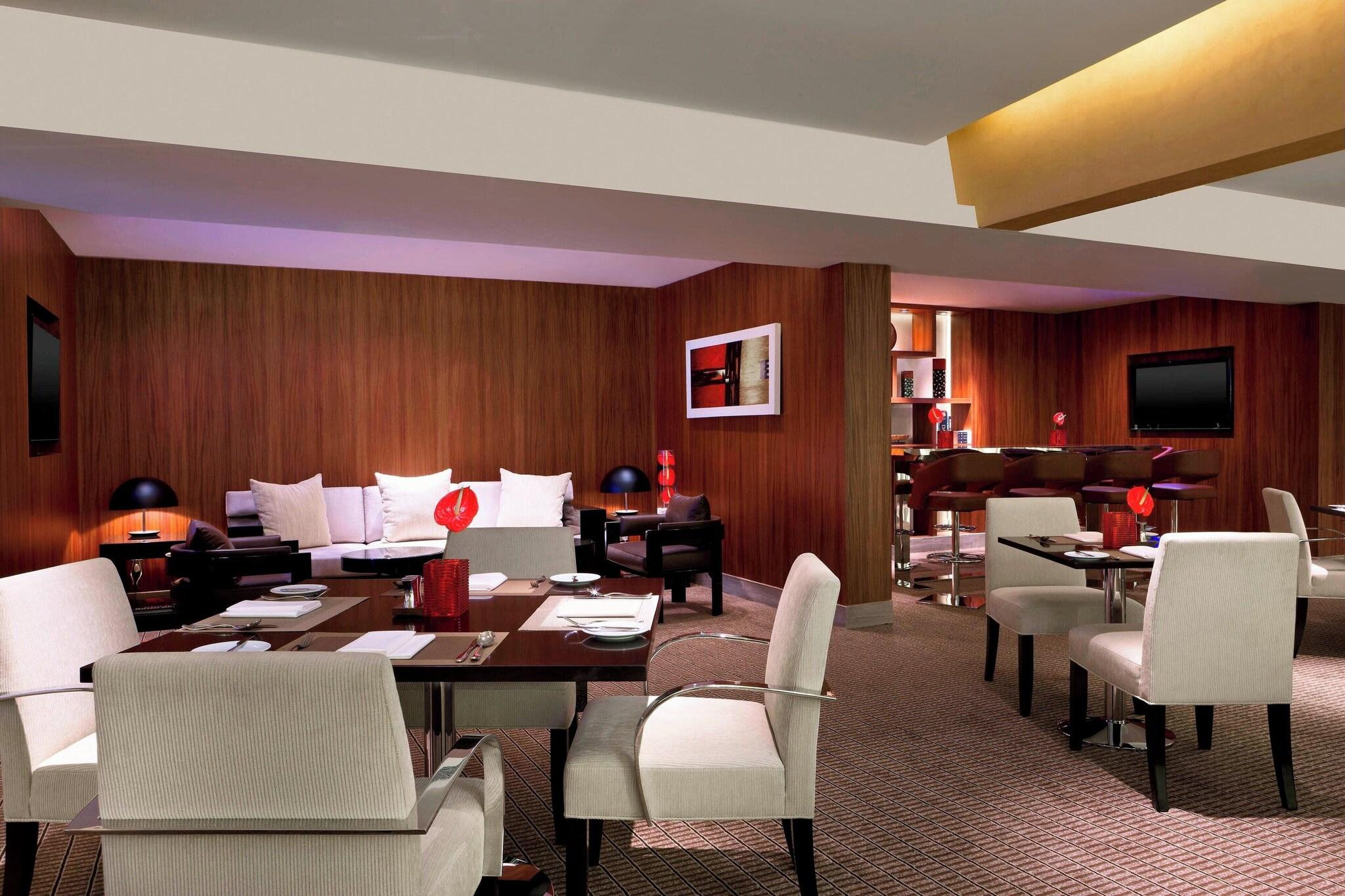 Double Club King Bed