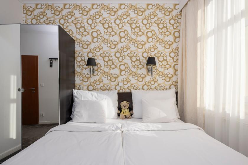 Double or Twin Standard