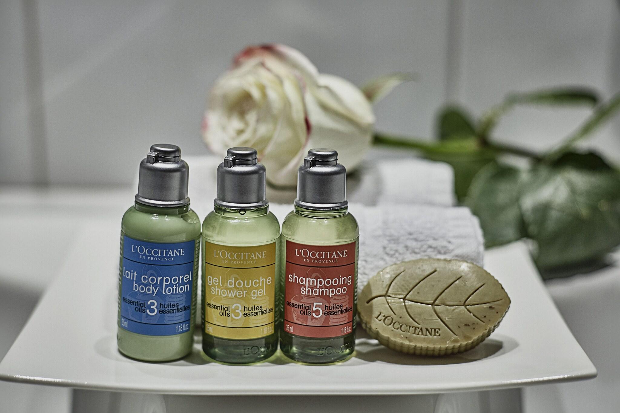 Double Deluxe Queen Bed