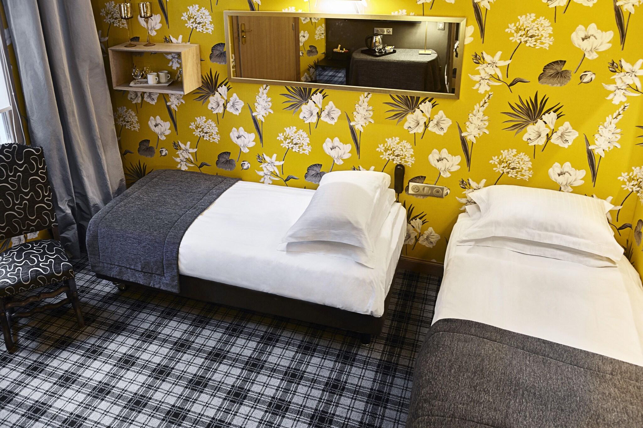 Family Room Three Beds