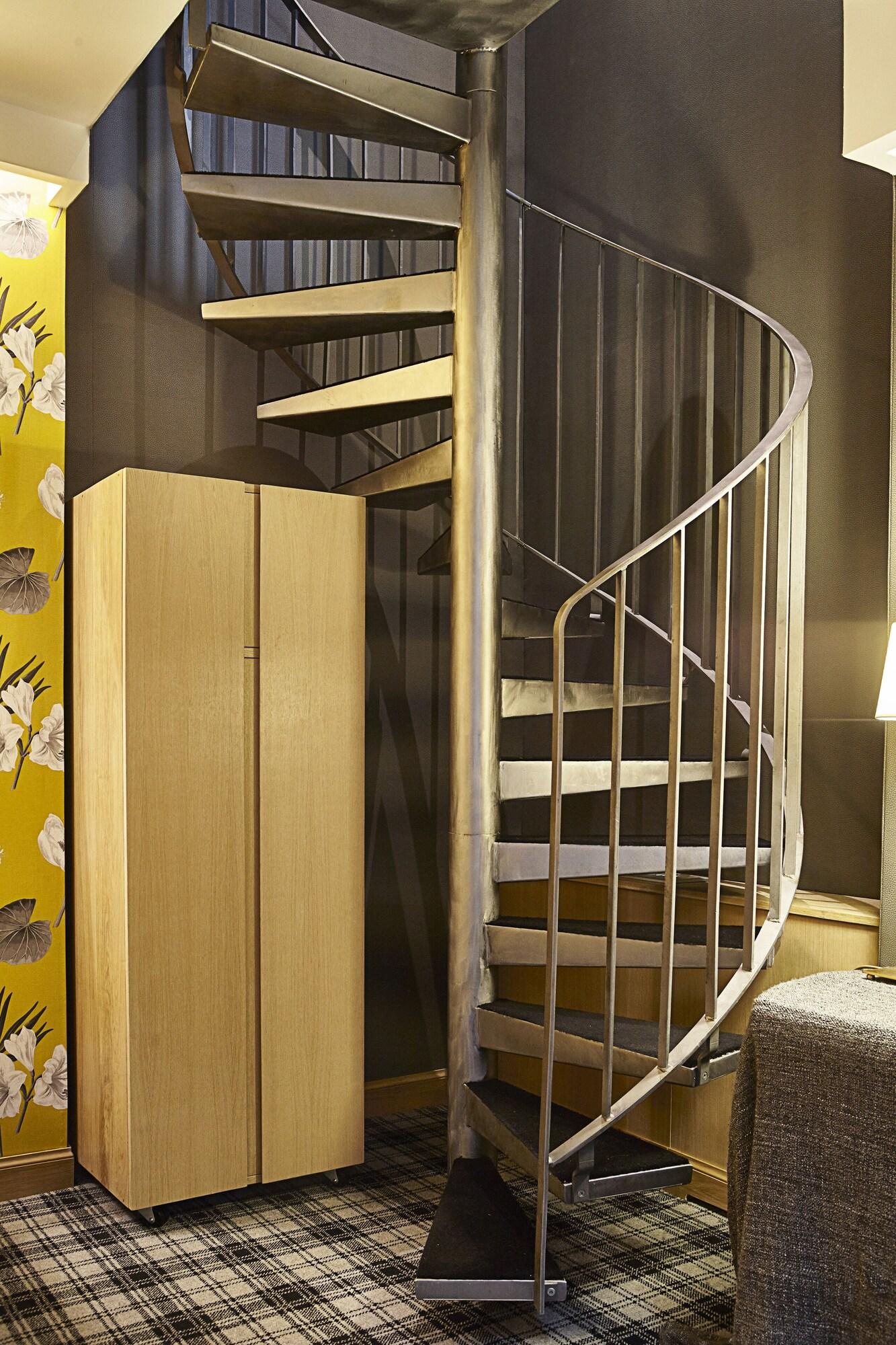 Family Room Three Beds