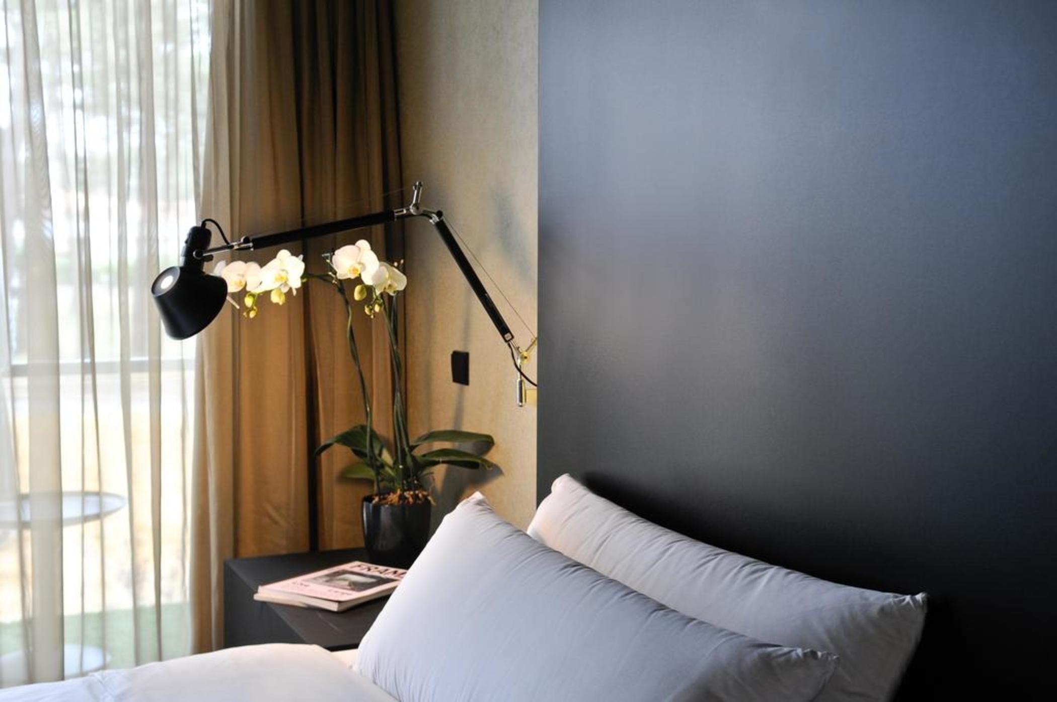 Double Single Pool View