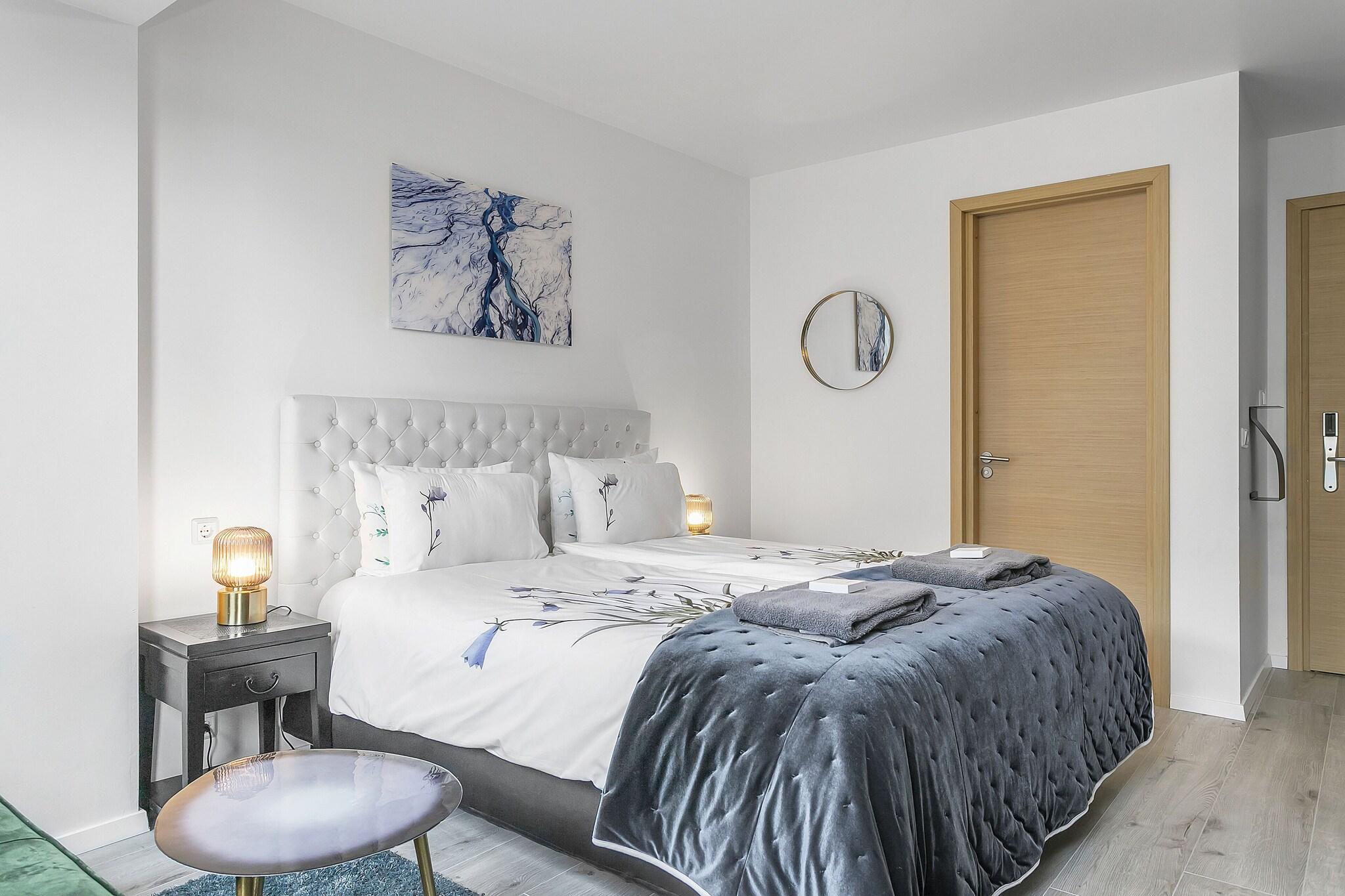 Double Superior King Bed