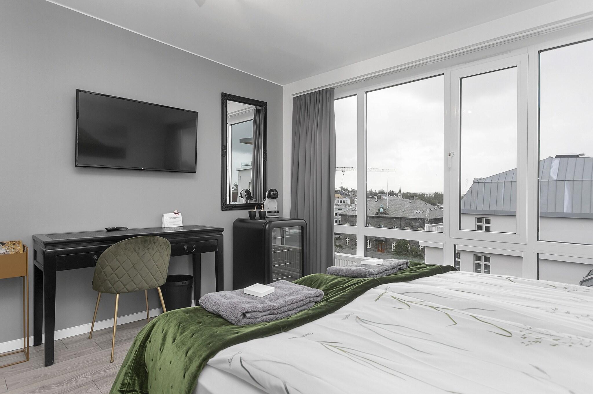 Double Superior King Bed