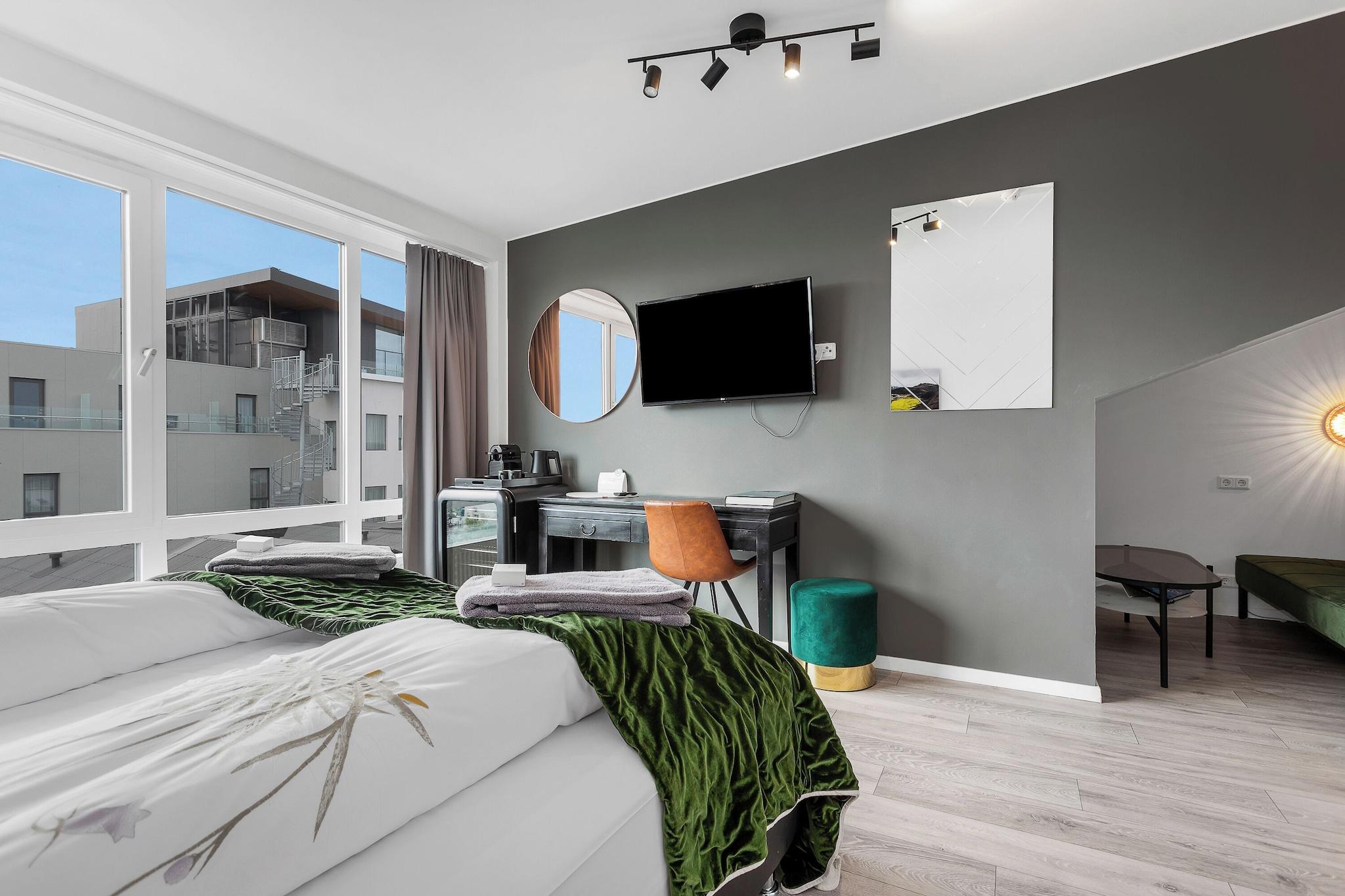 Double Superior King Bed
