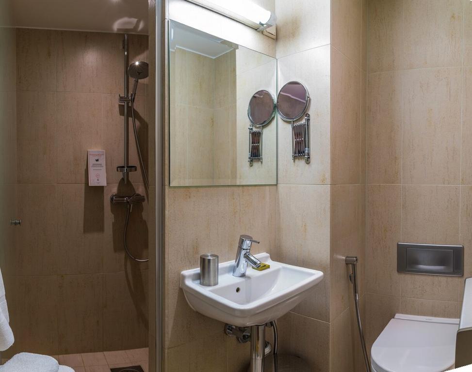 Double or Twin Standard